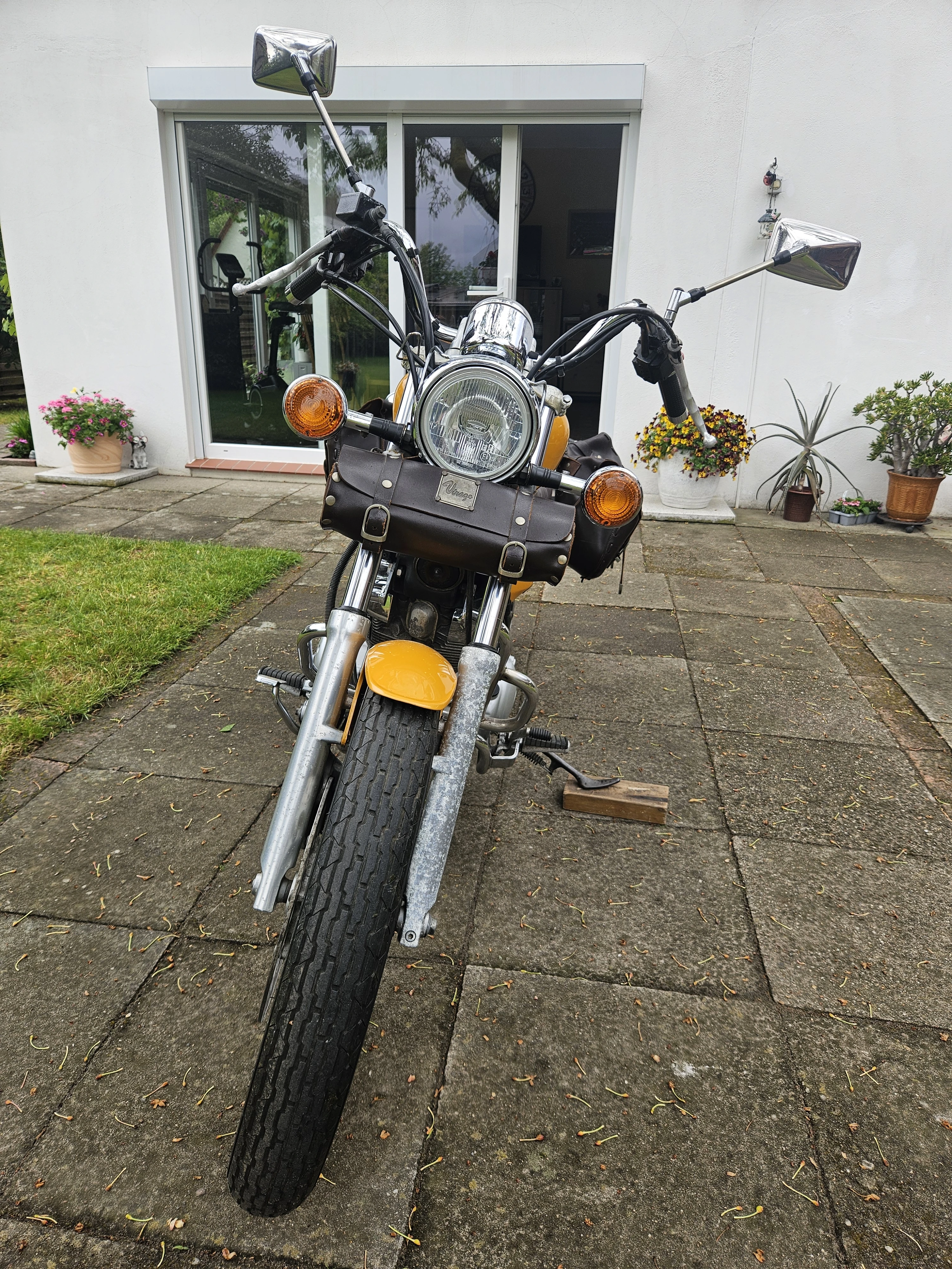 Motorrad von vorne2