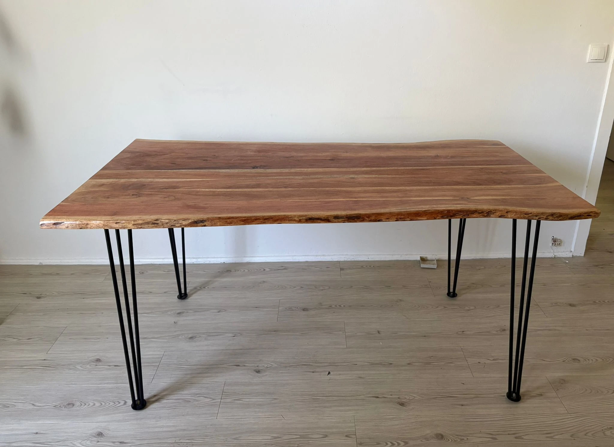 Holztisch 