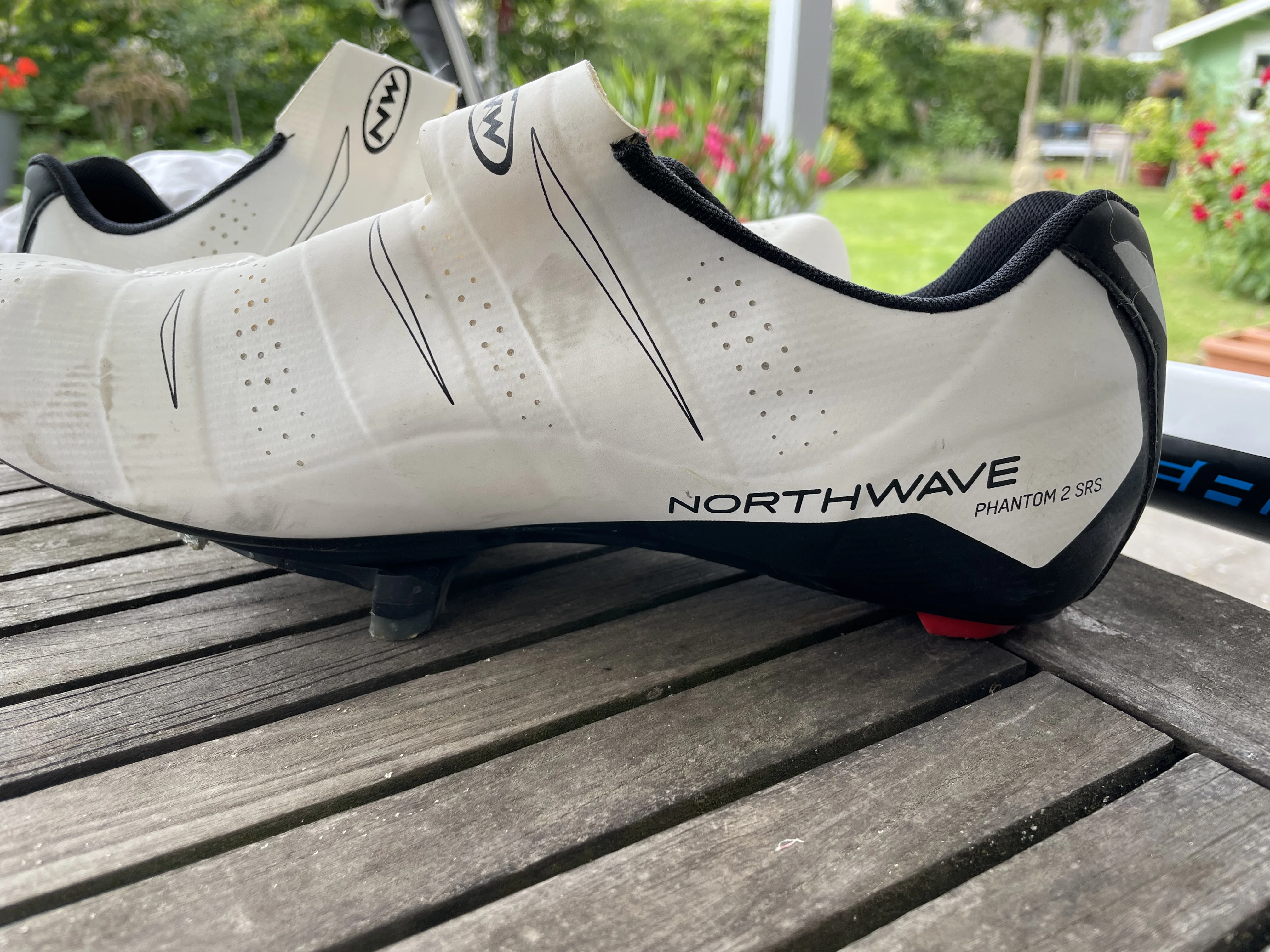 Schuhe bei Bedarf gegen Aufpreis, Größe 43