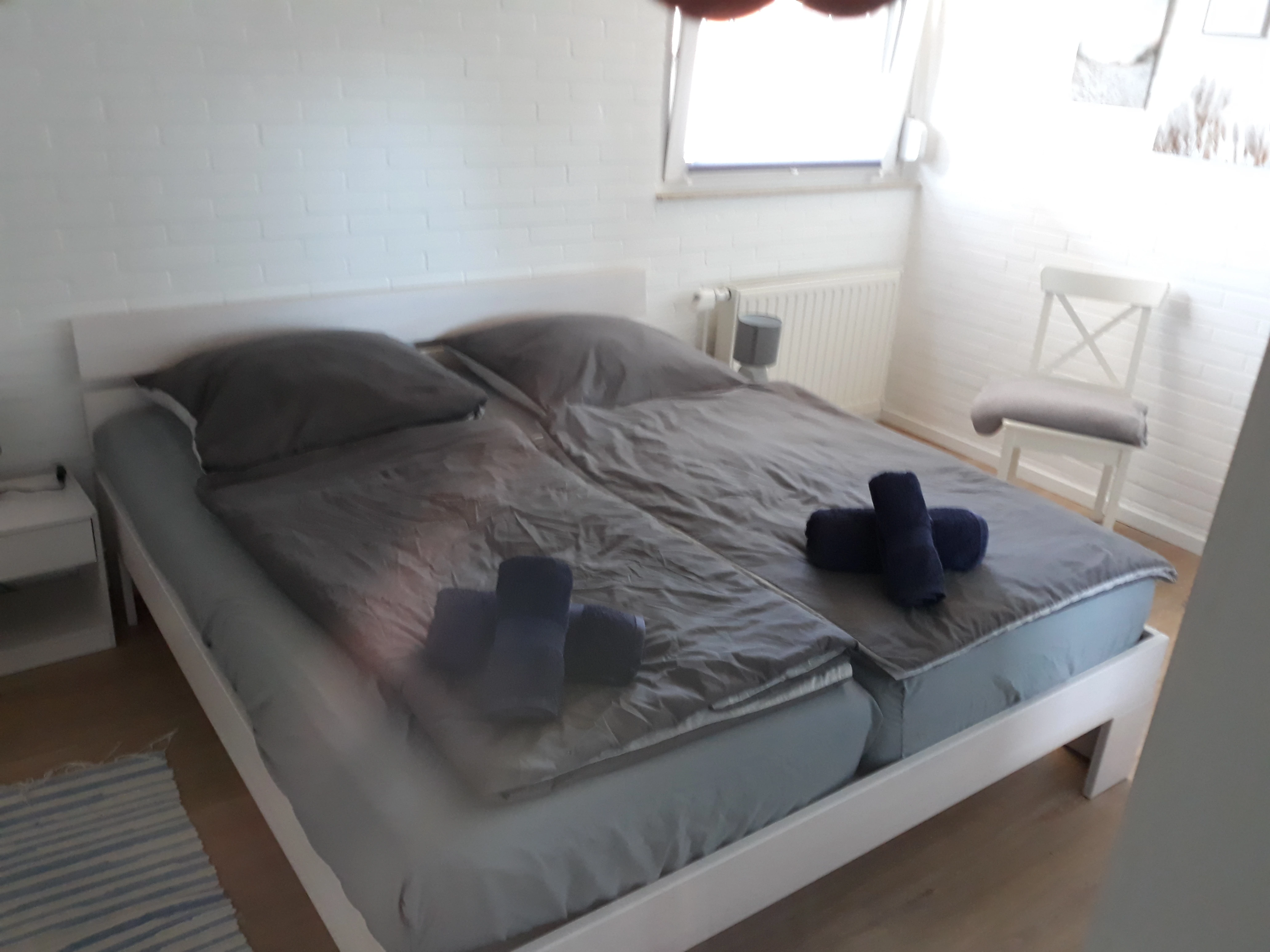 Schlafzimmer mit Doppelbett