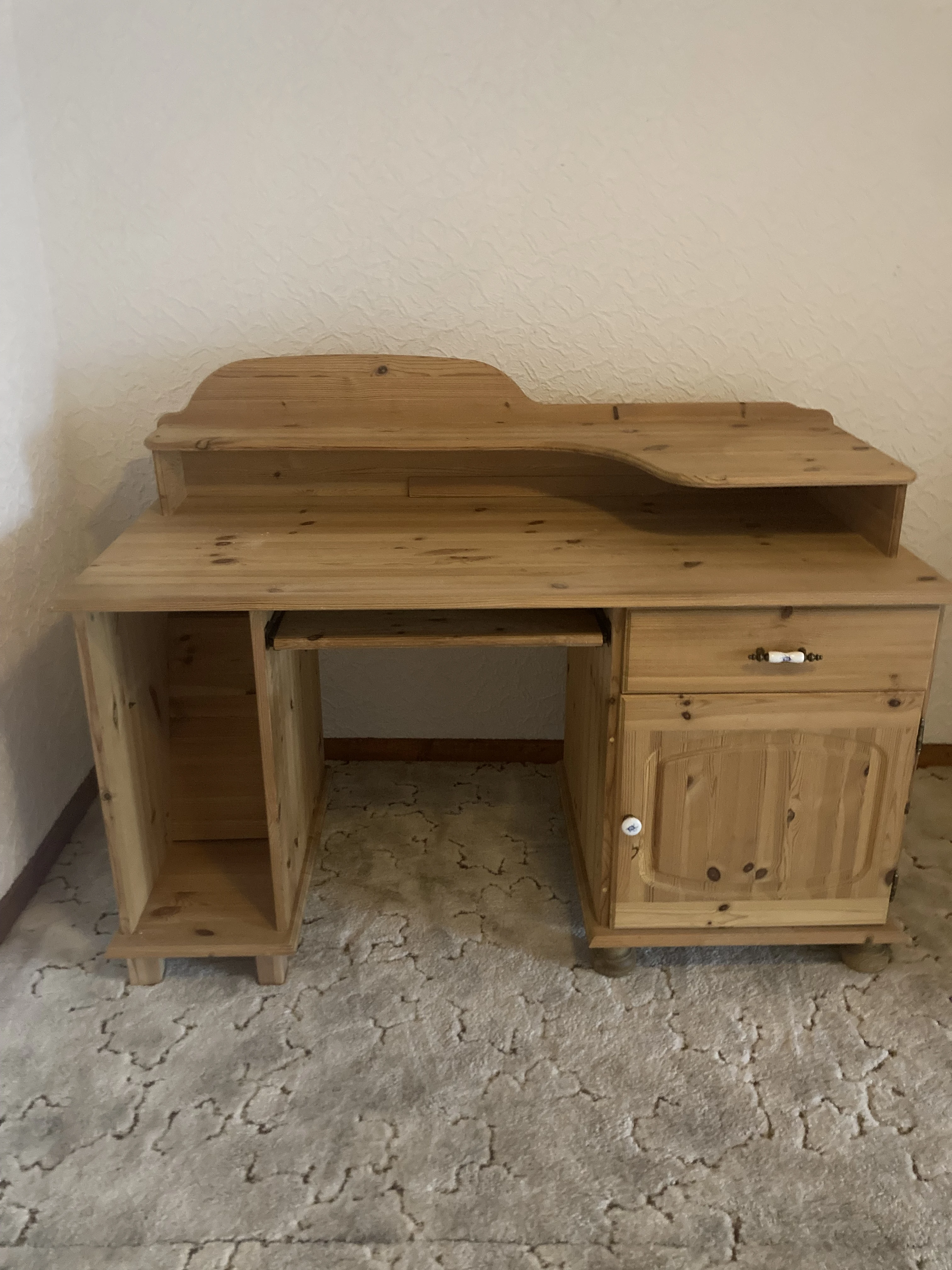 Schreibtisch 