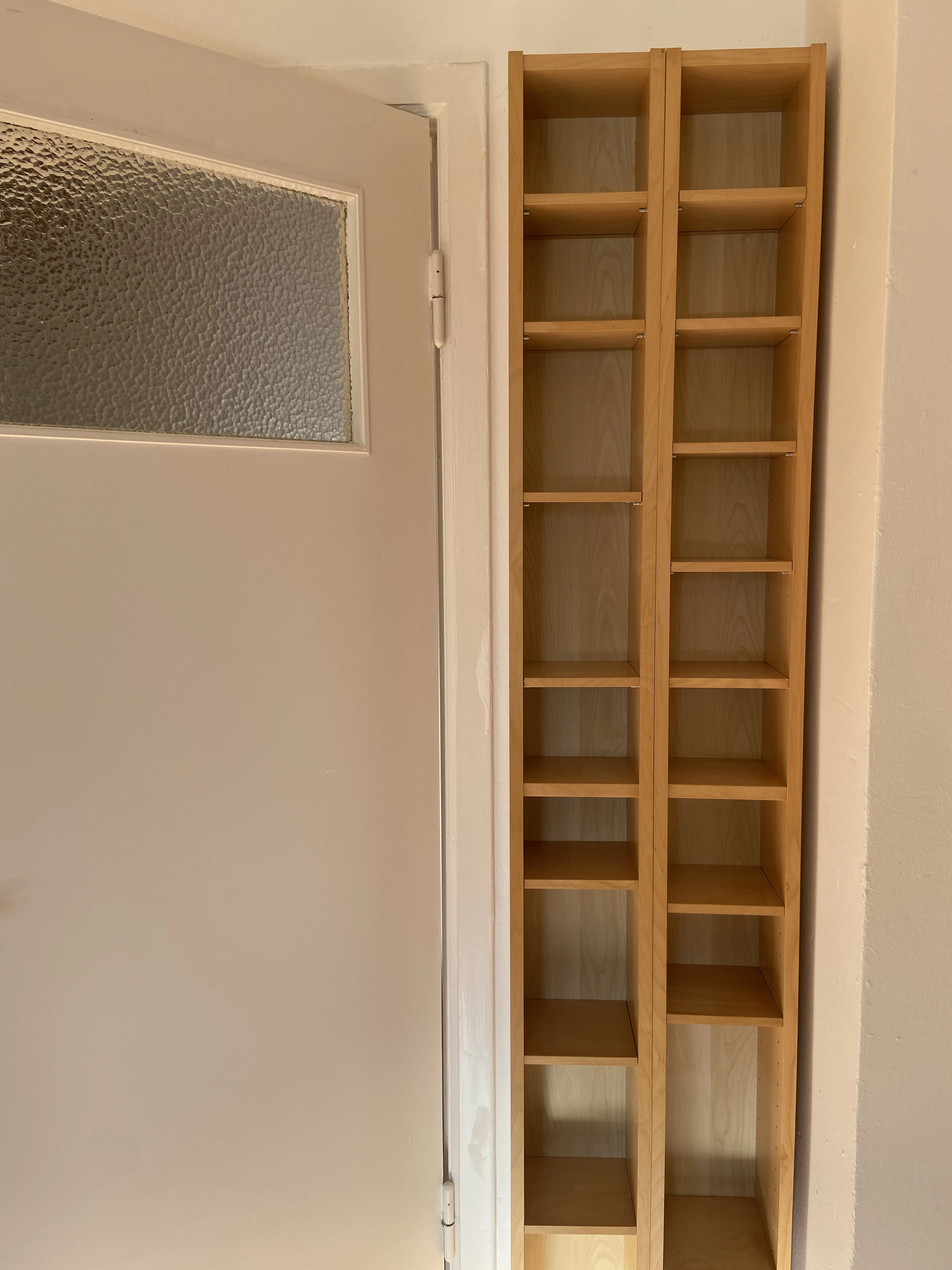 Frontalansicht, Einlegeböden können flexibel verstellt werden