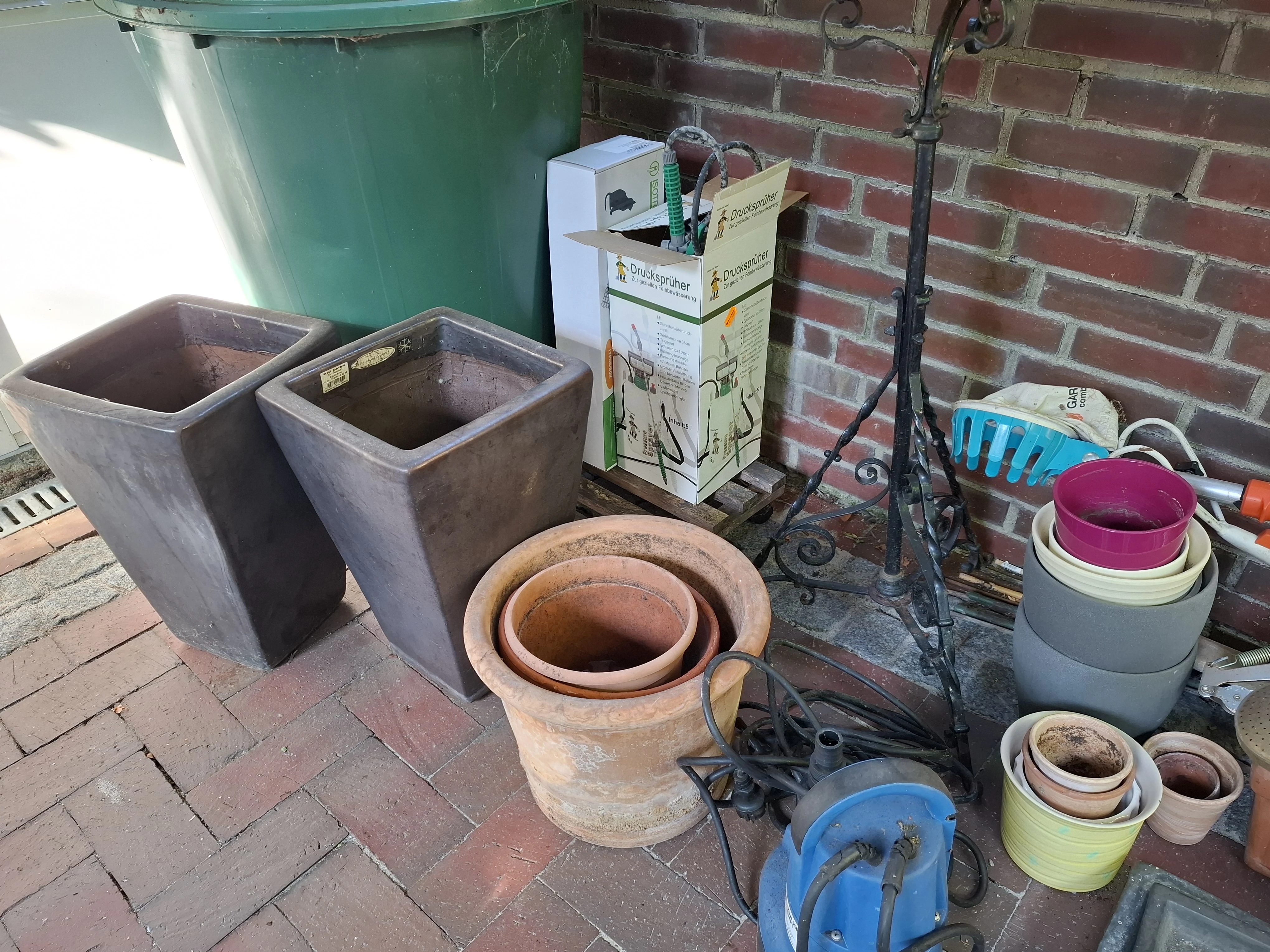 Drucksprüher, Schmutzwasserpumpe