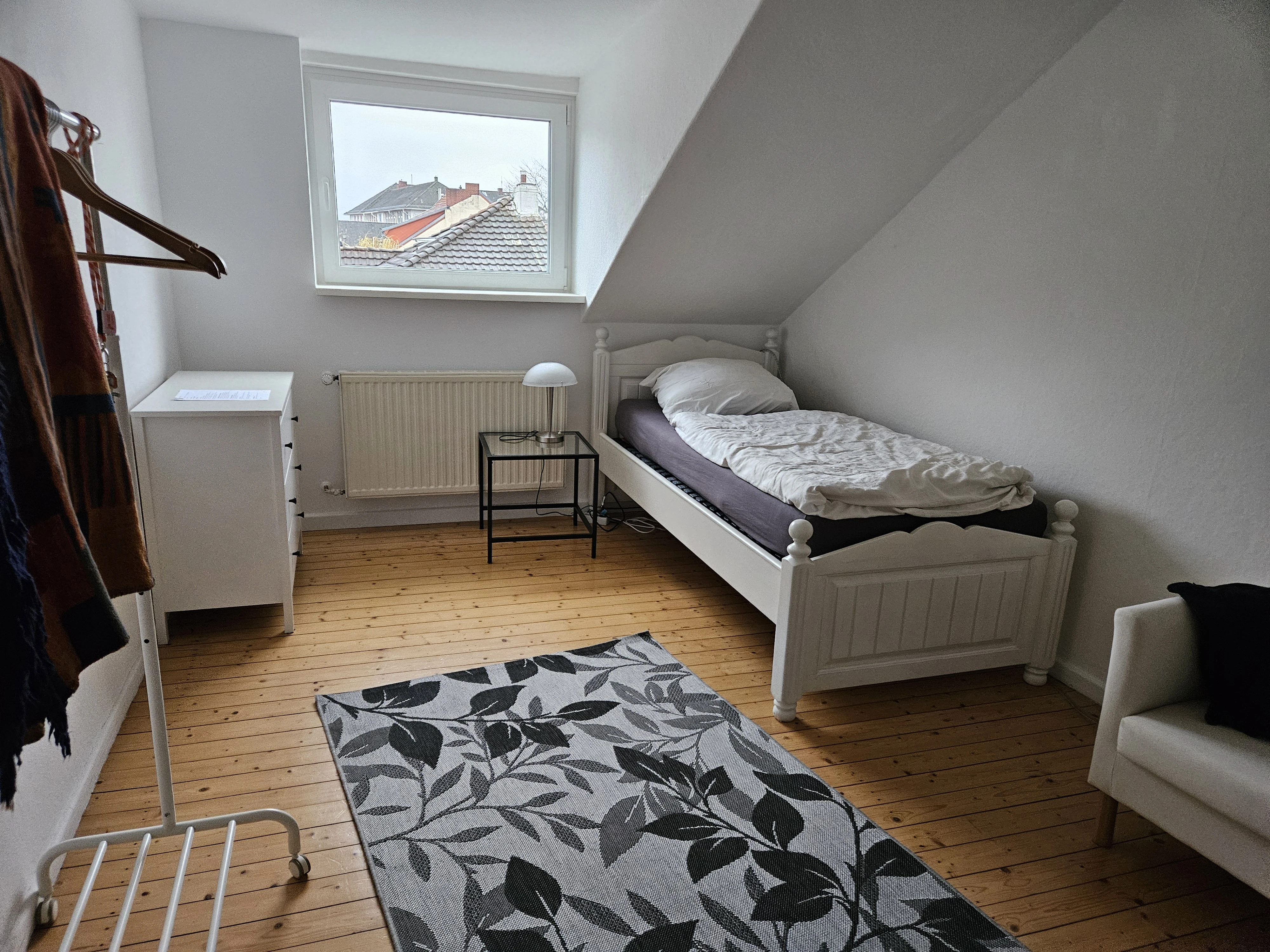 Zimmer 1 : bei Bedarf möbliert
