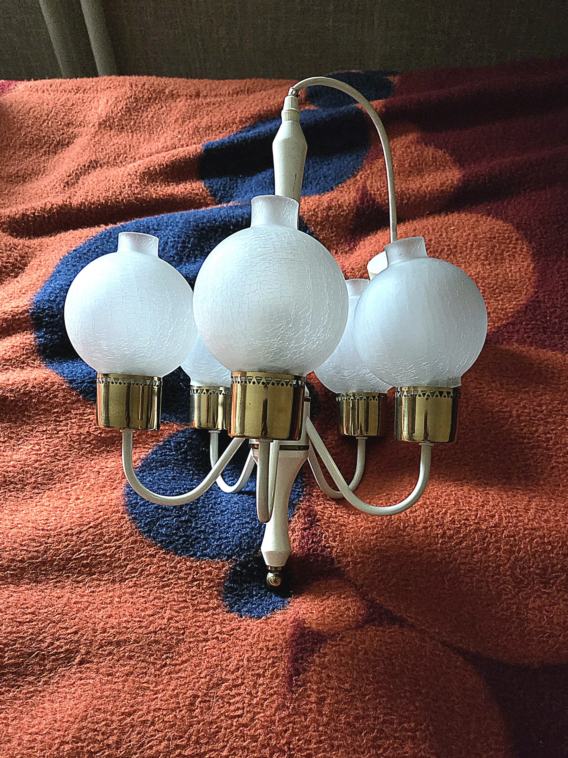 Hängelampe mit 6 Glasschirmen: 25€