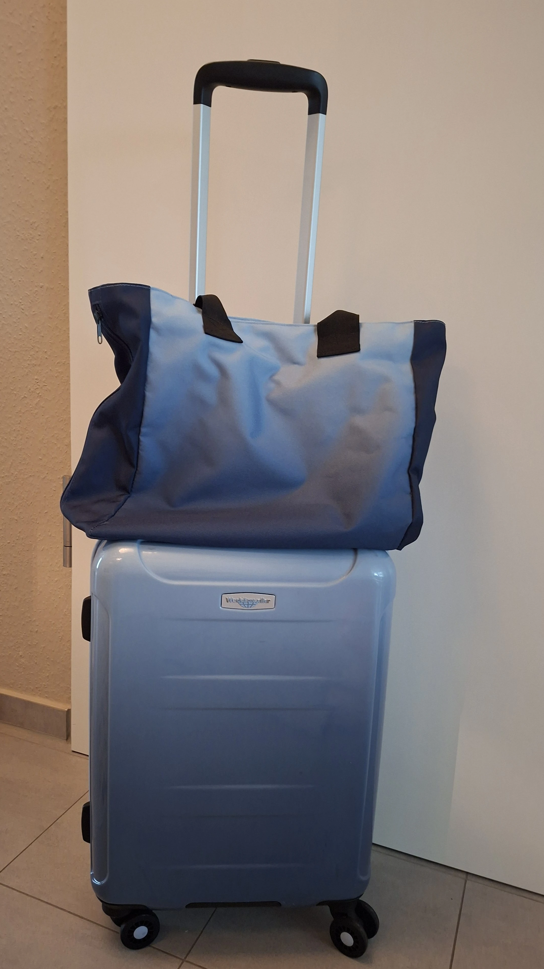 Kleiner Koffer +Tasche