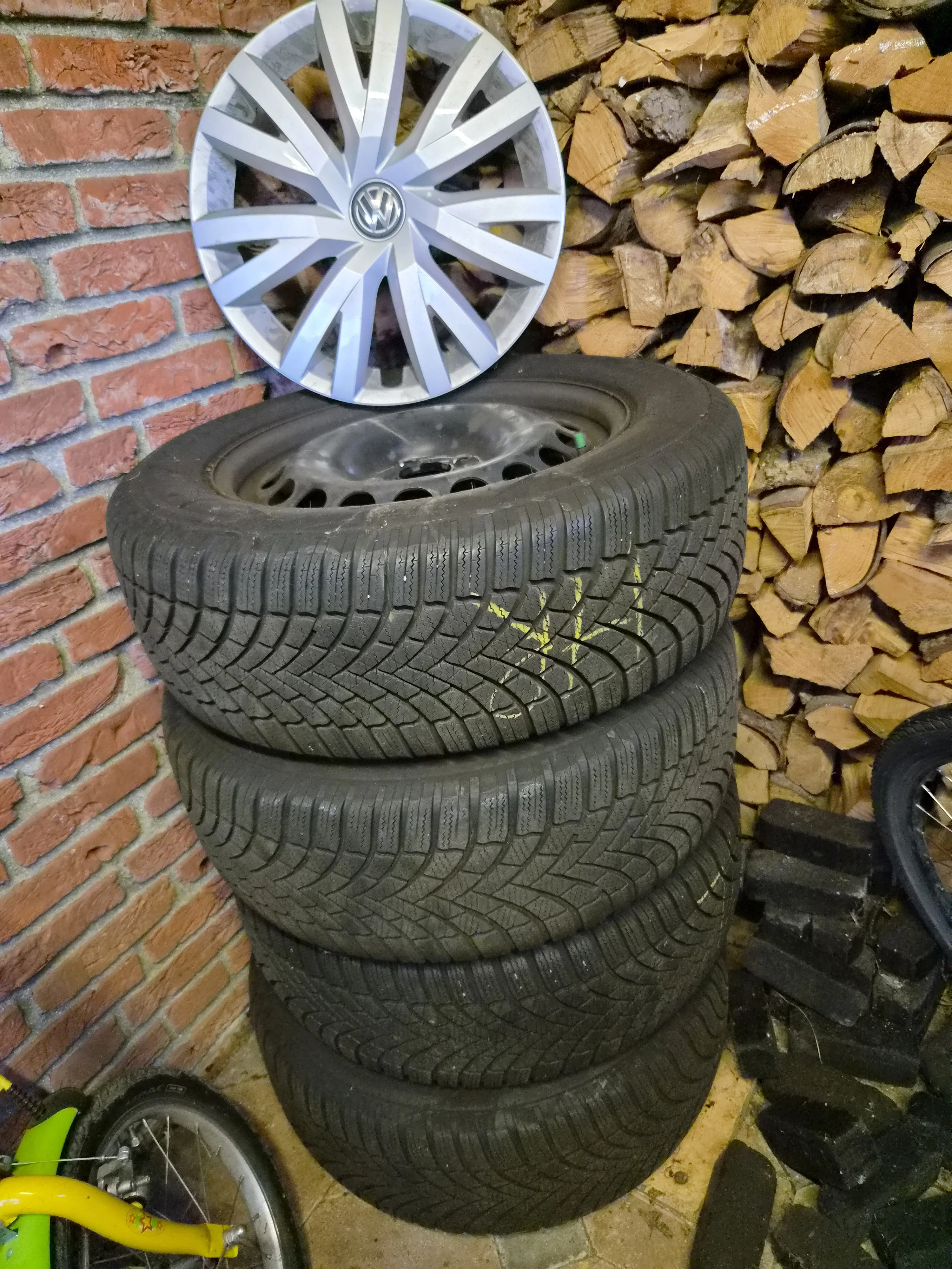 Winterreifen VW Passat mit Felge