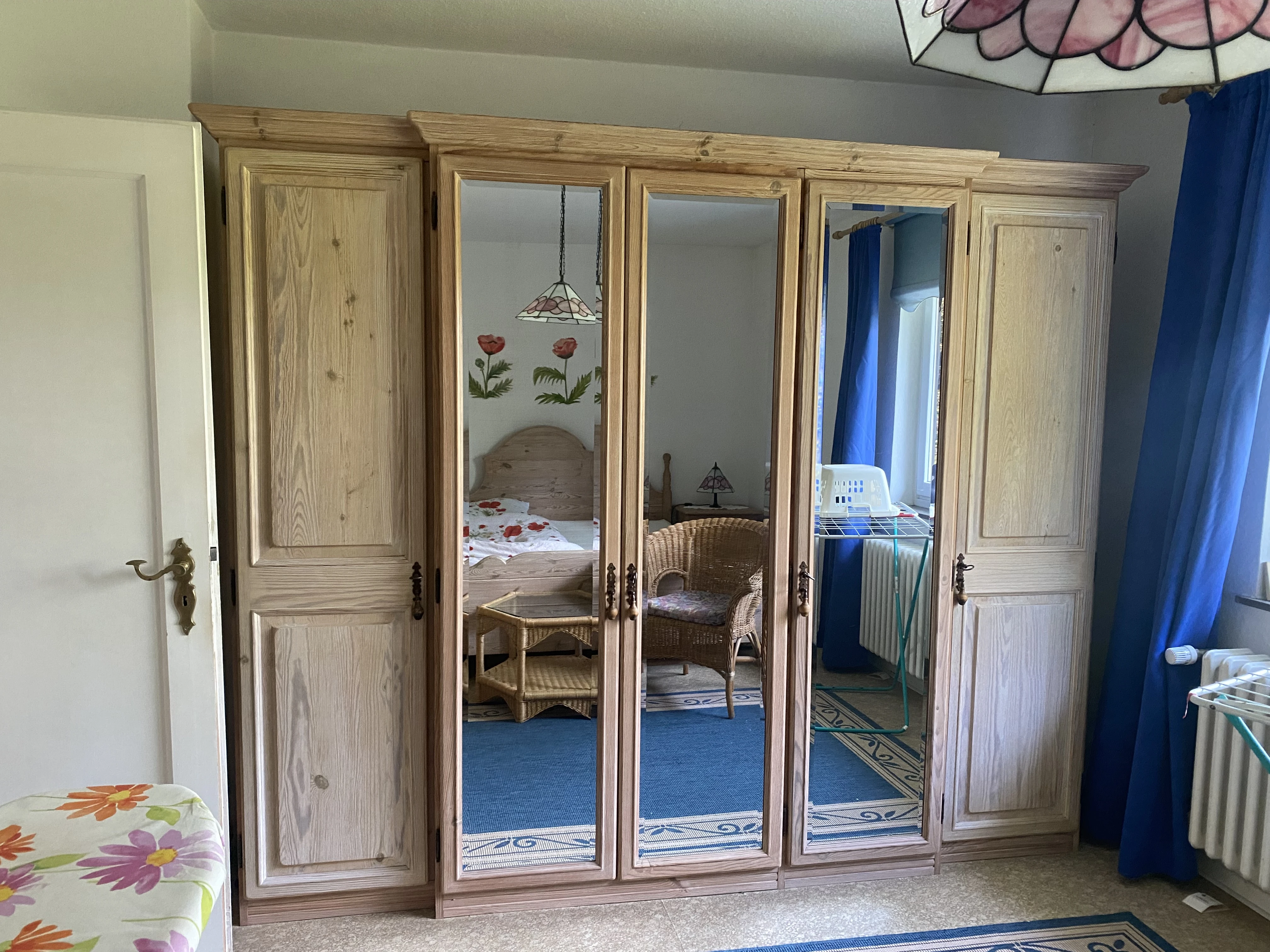 Schrank massiv, Höhe 1,95 m Länge 2,5 m 