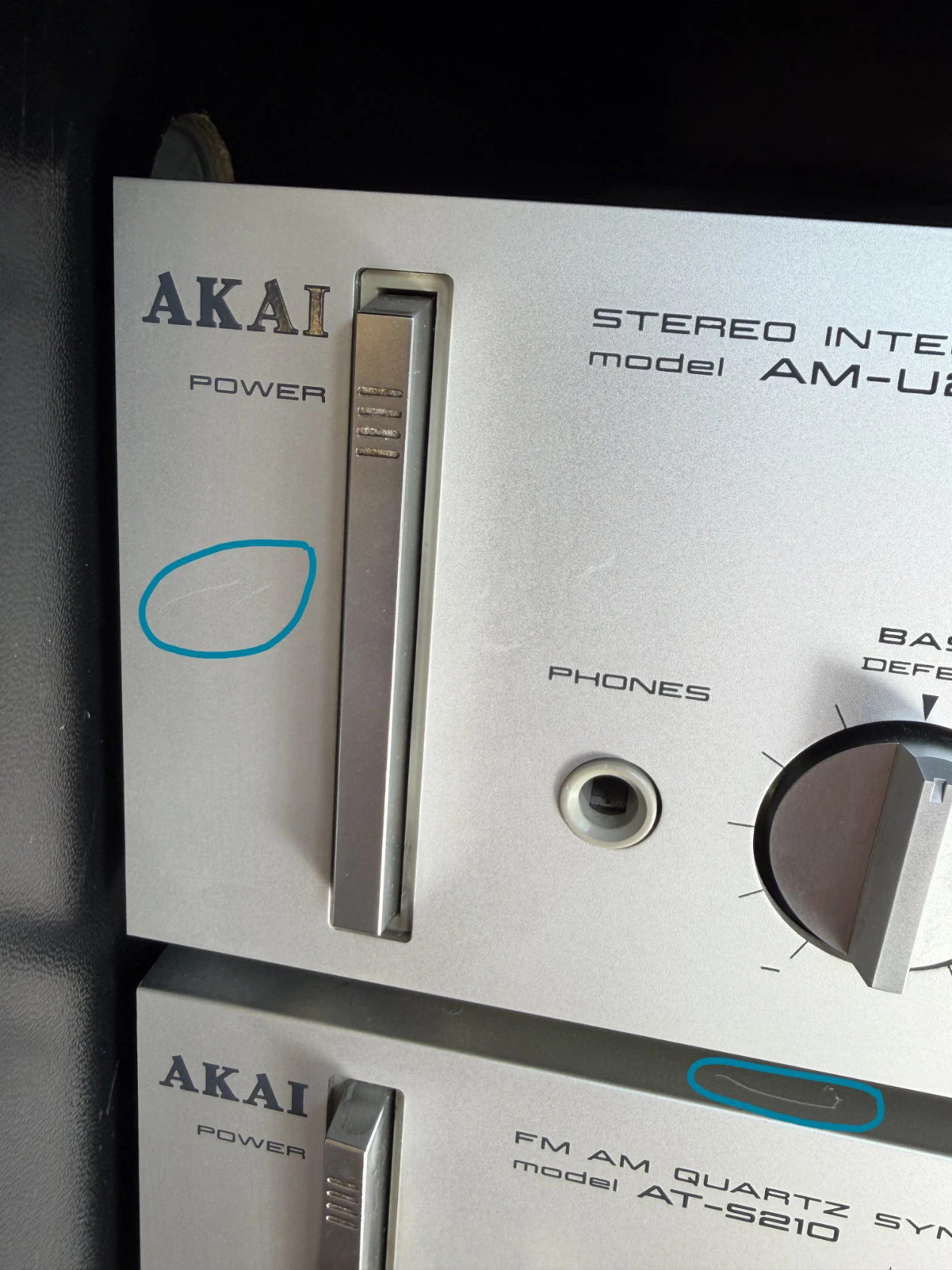 Kratzer am Verstärker