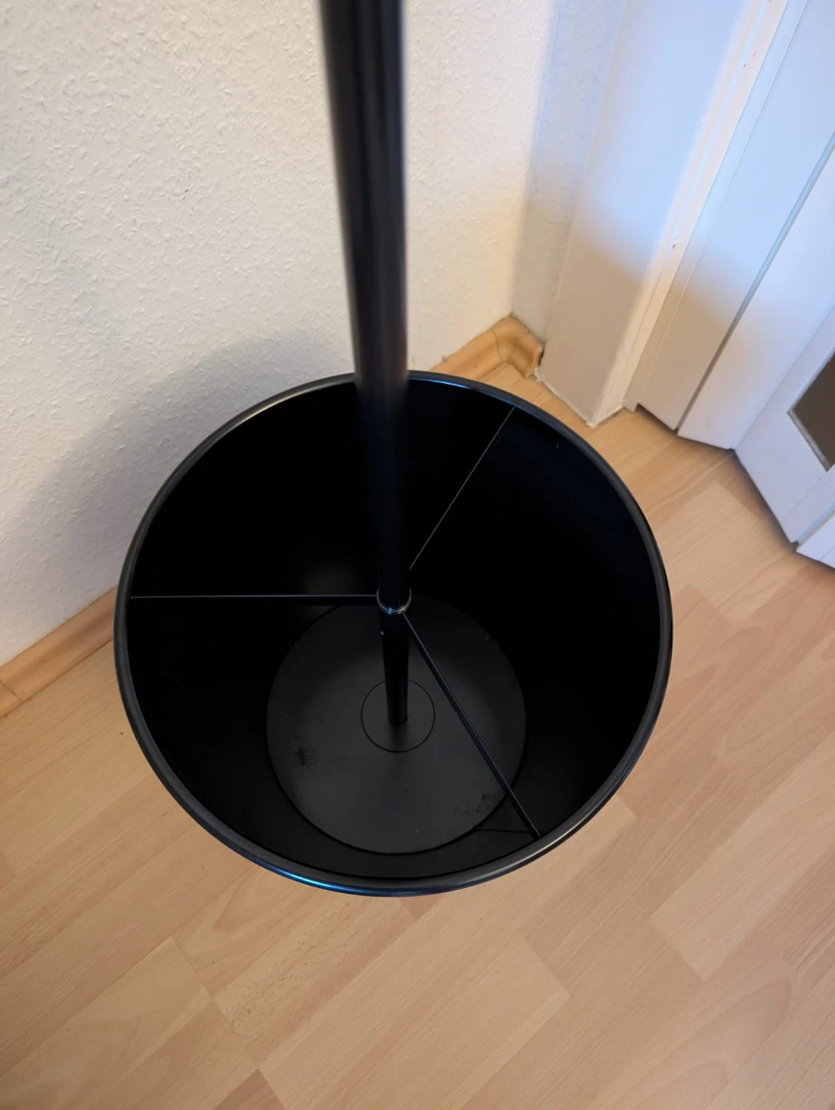 Bottom vase