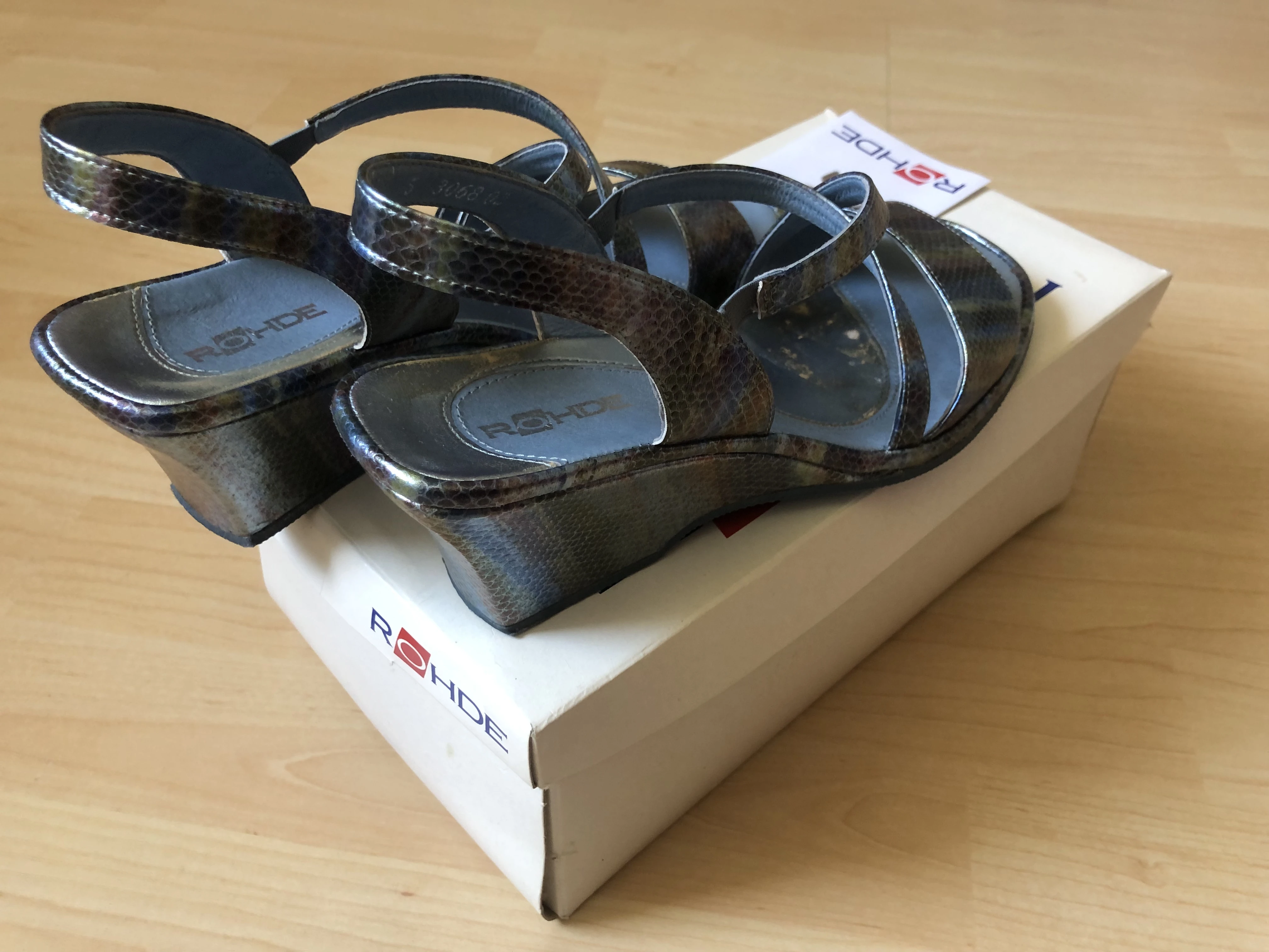Hochwertige Damen-Schuhe Gr. 38 -neuwertig- 