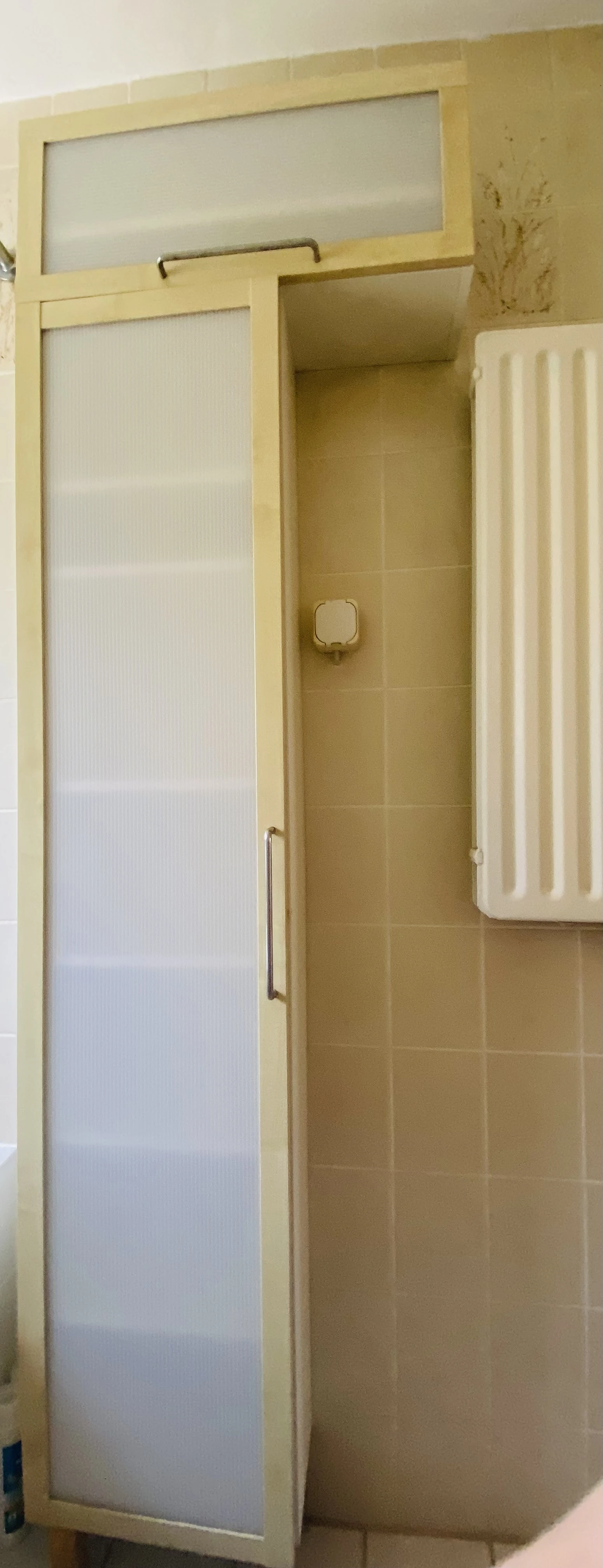 Schrankfronten mit kKunststoff-Einsatz