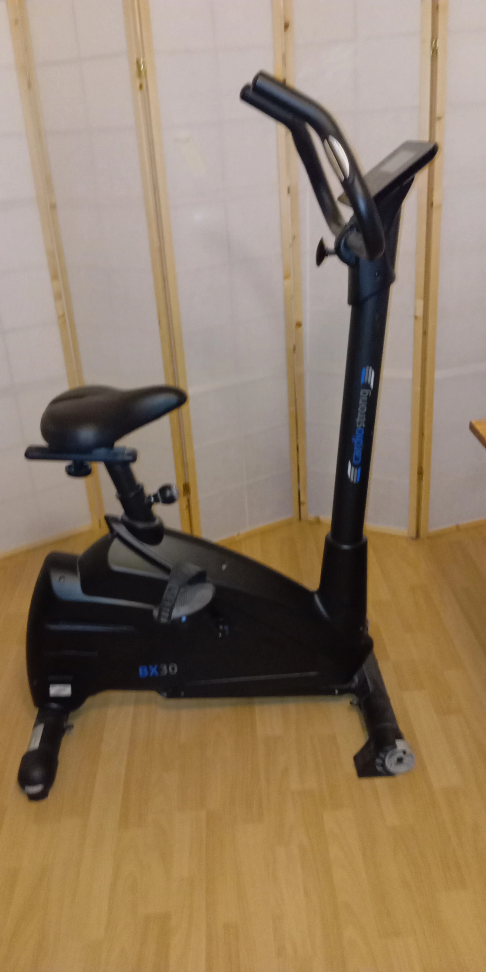 Hometrainer, sehr gut erhalten und voll funktionsfähig.