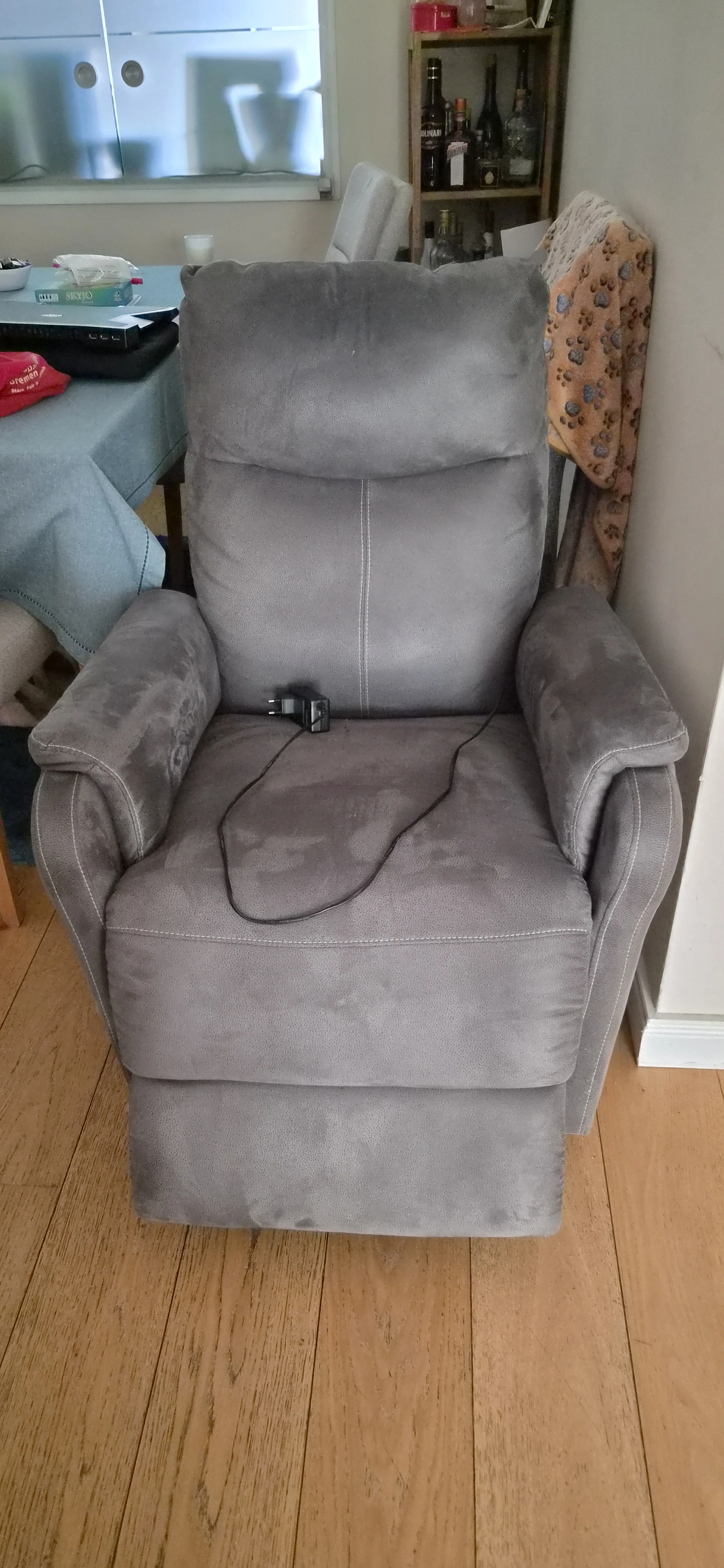 Sessel elektrisch verstellbar