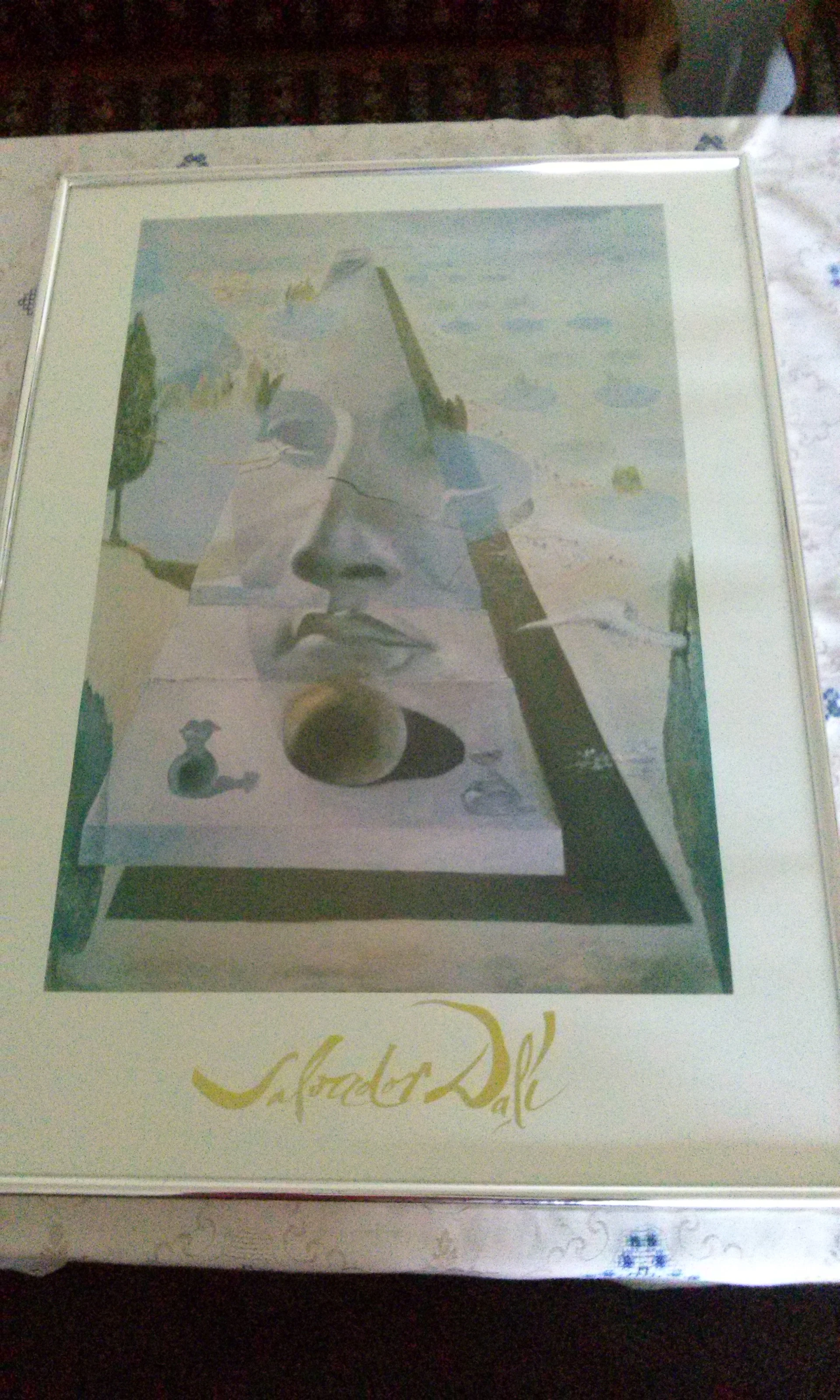 Gesicht im Tischbild