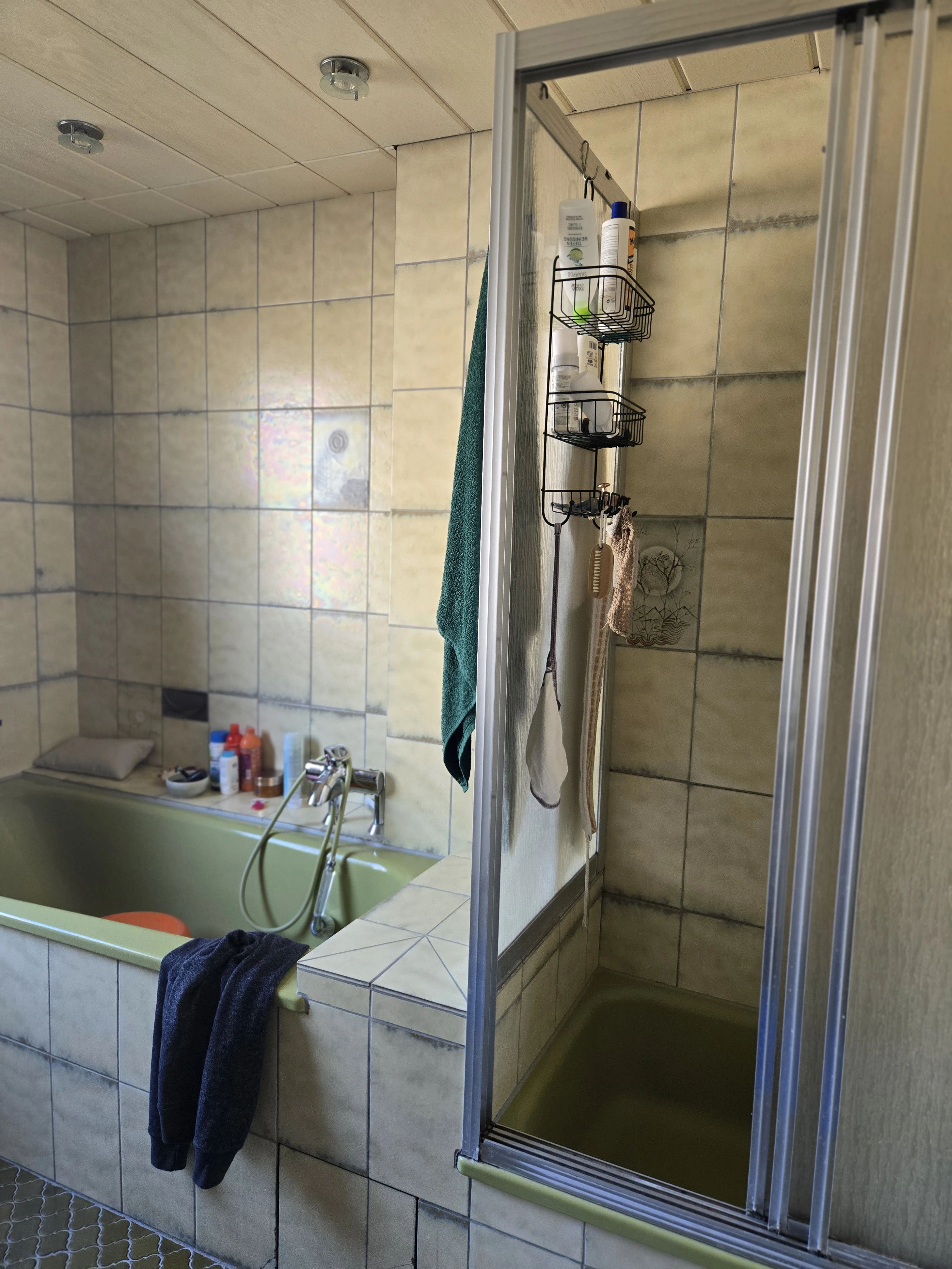 Dusche UND Badewanne