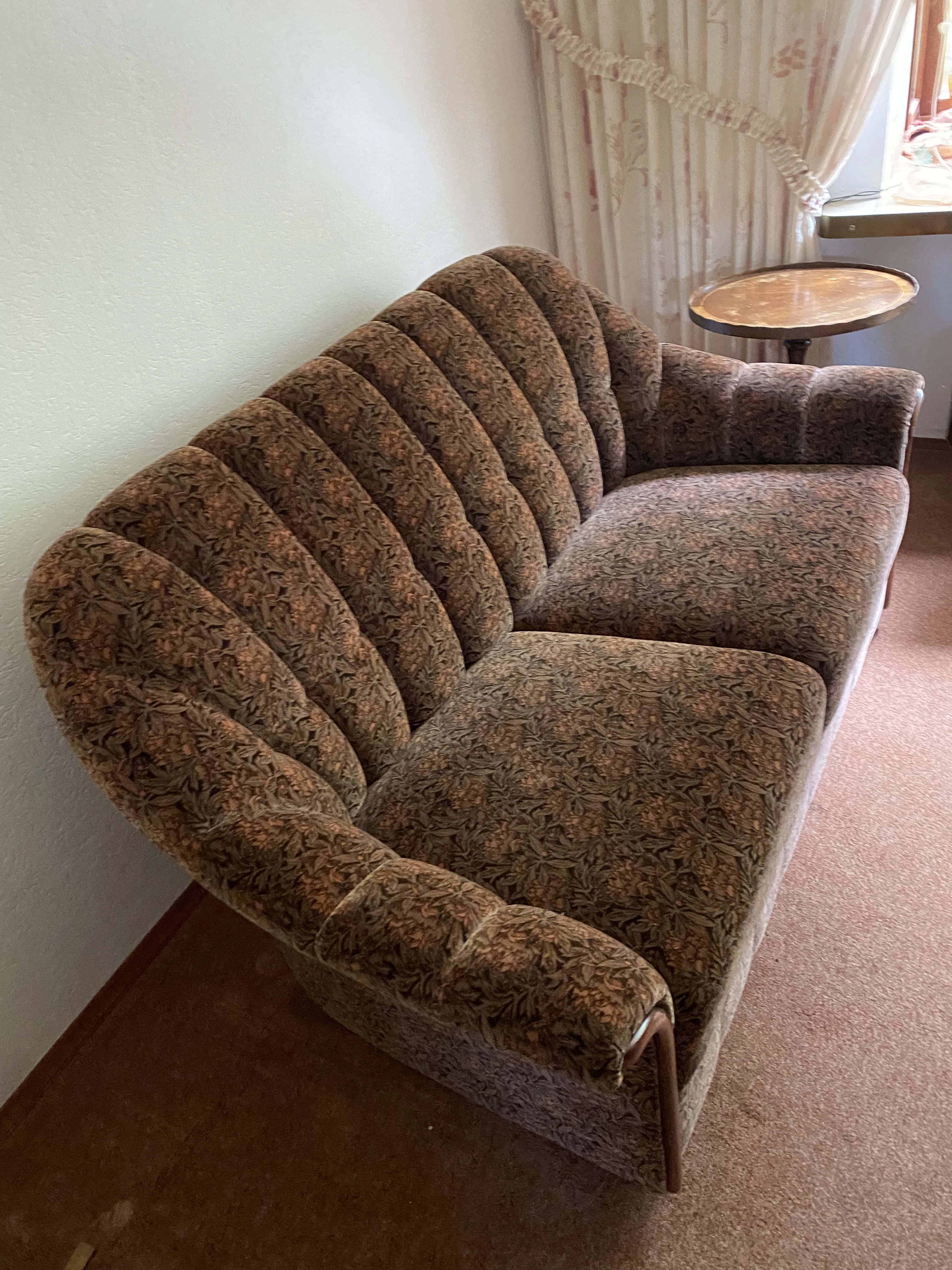 Sofa & 2 dazu gehörende Sessel