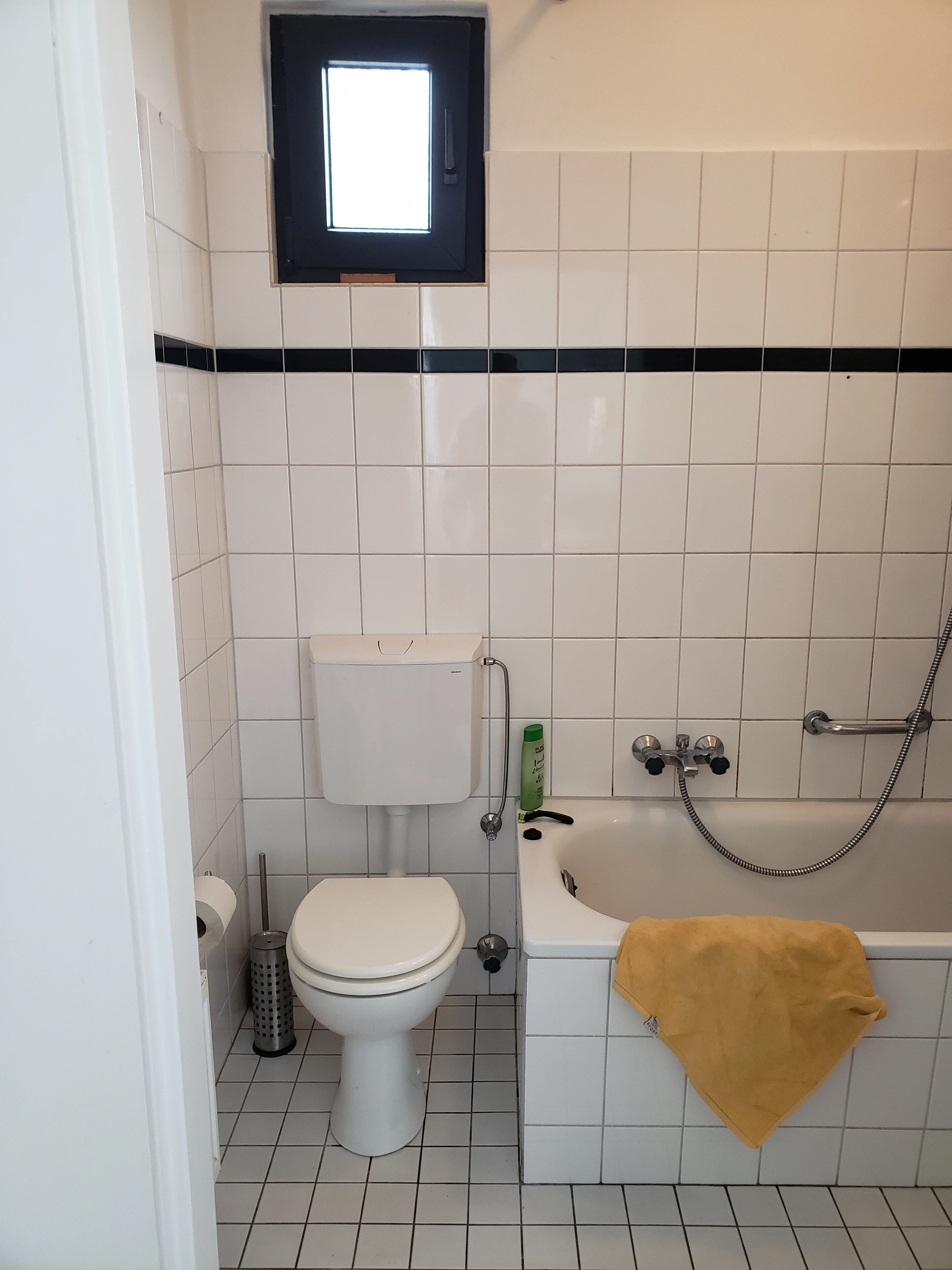 Bad mit Toilette