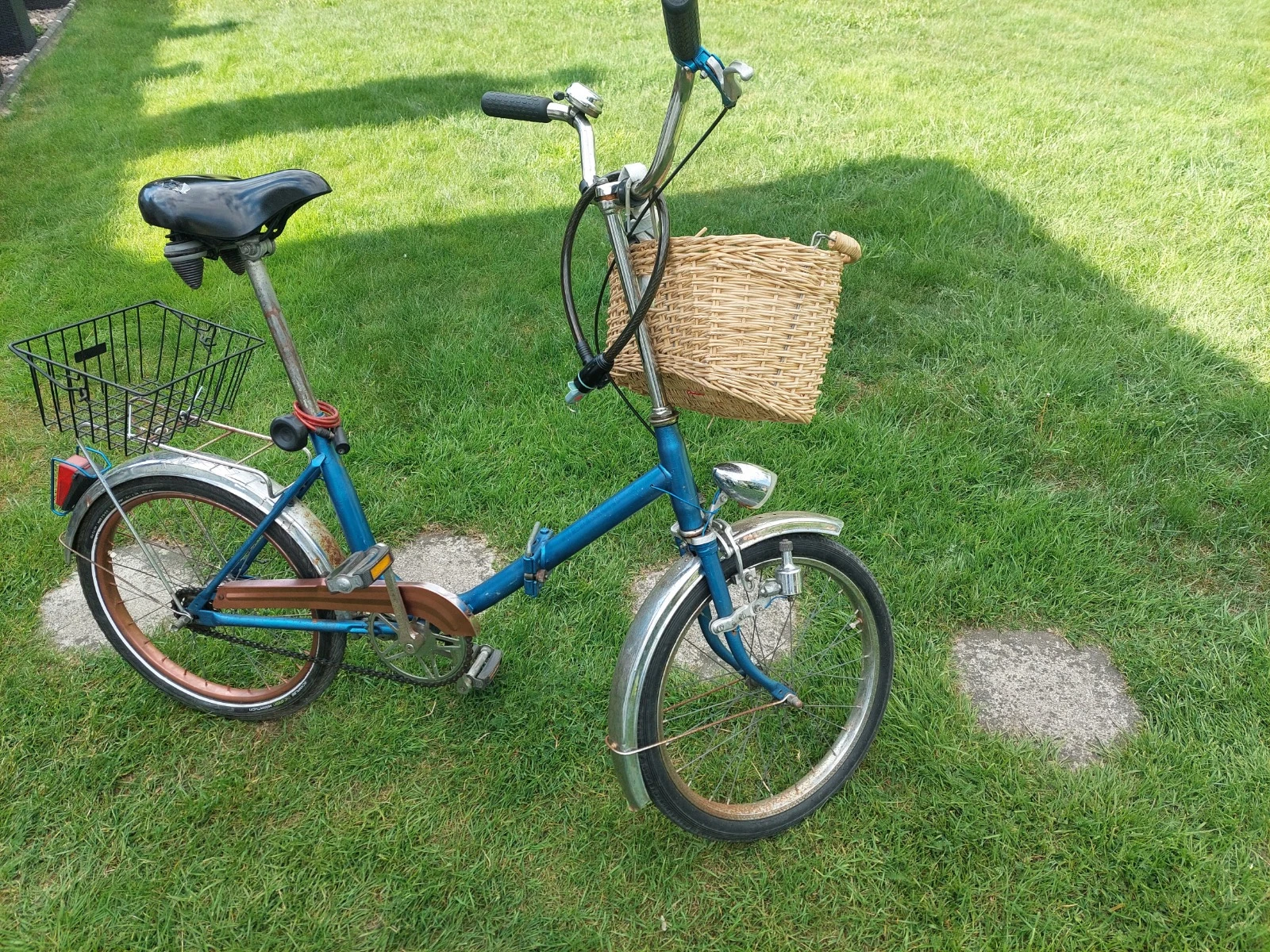 Der Korb am Lenker gehört nicht dazu 