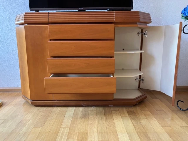 Kommode aufgeklappt