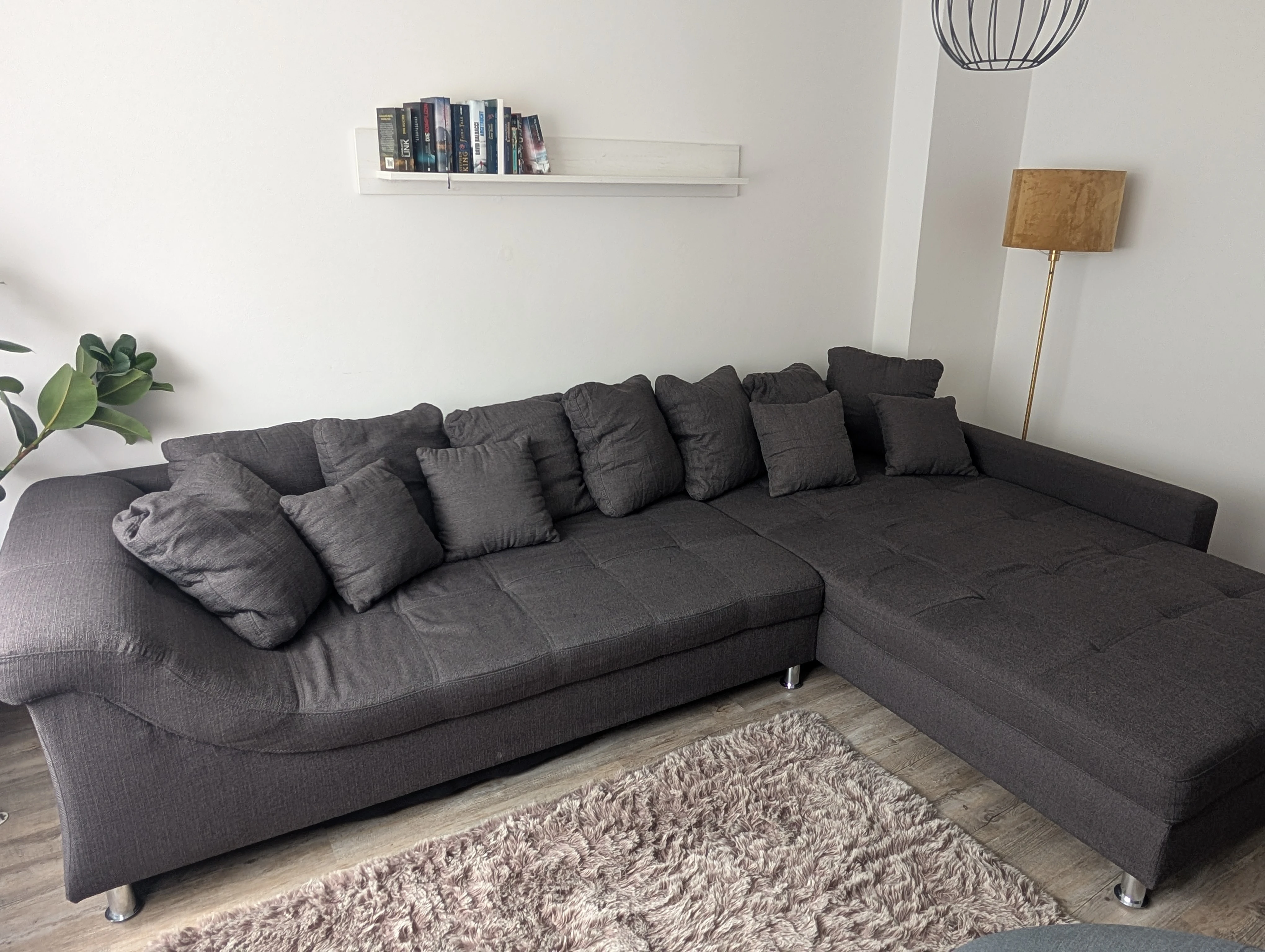 Geräumige Wohnlandschaft /Sofa 