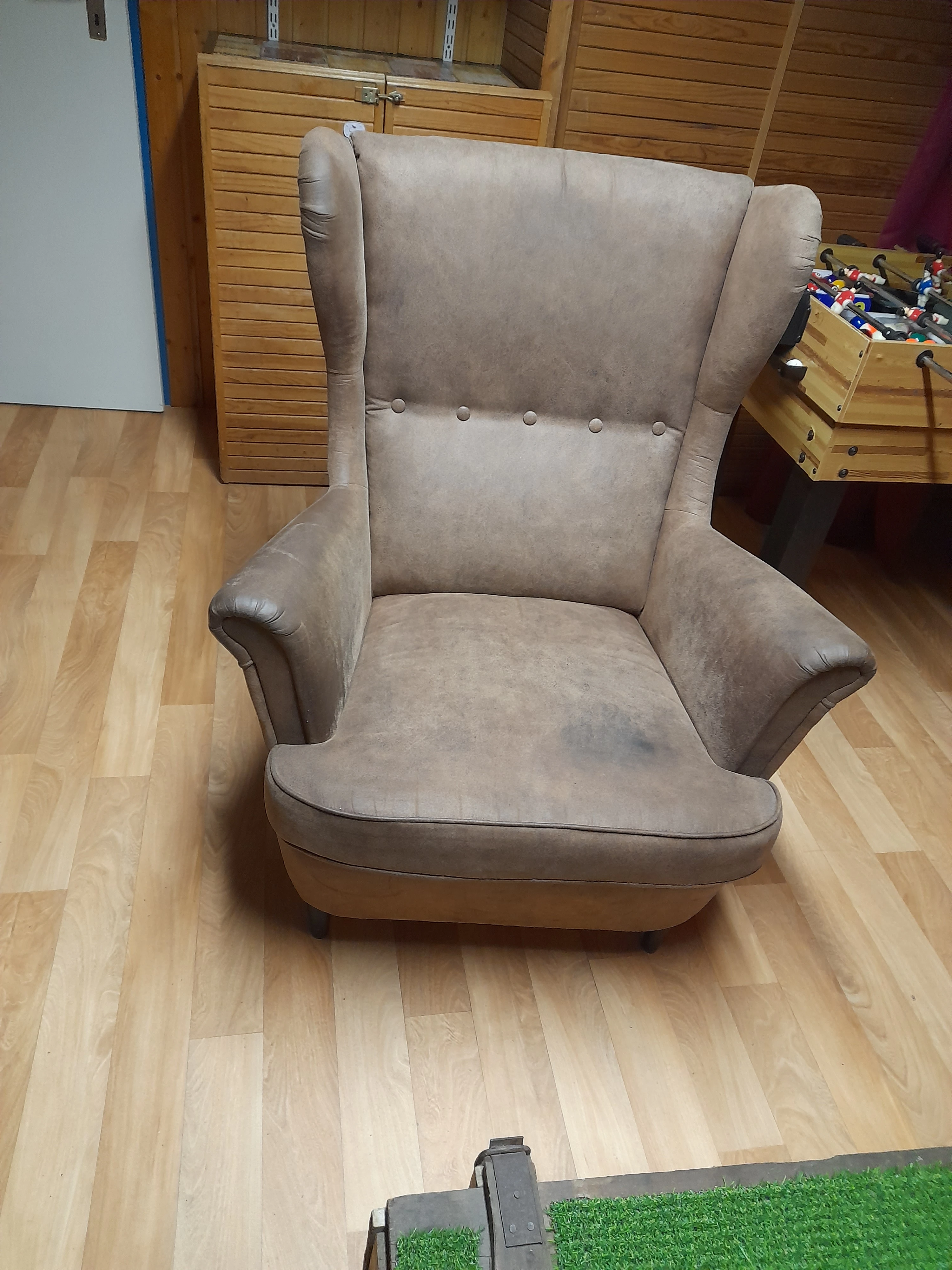 2. Sessel