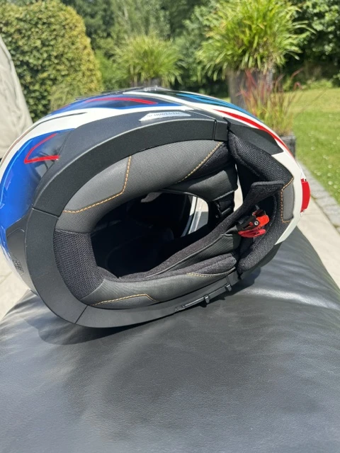 Helm von unten