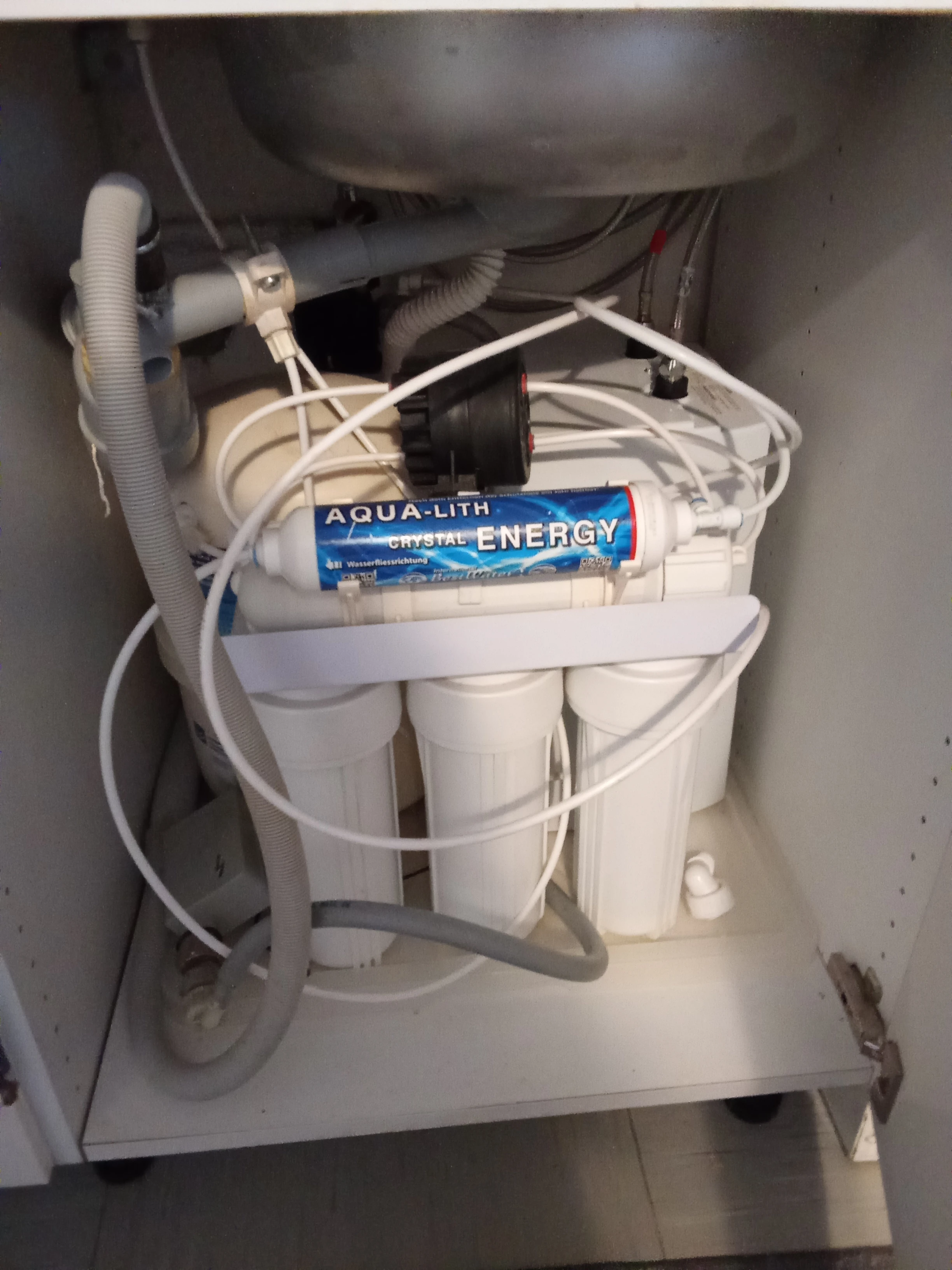 Wasserfilter unter der Spüle 