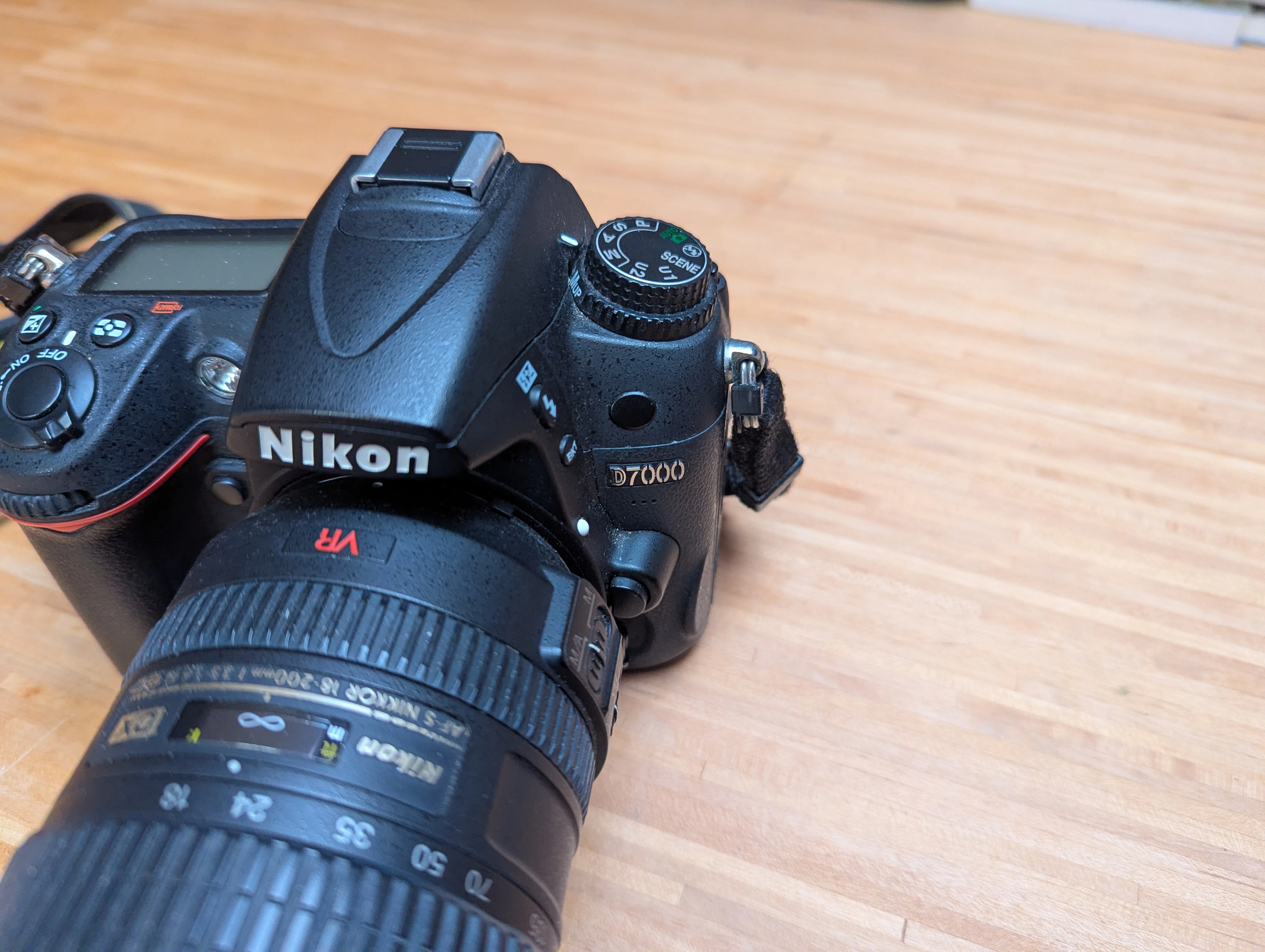 D 7000