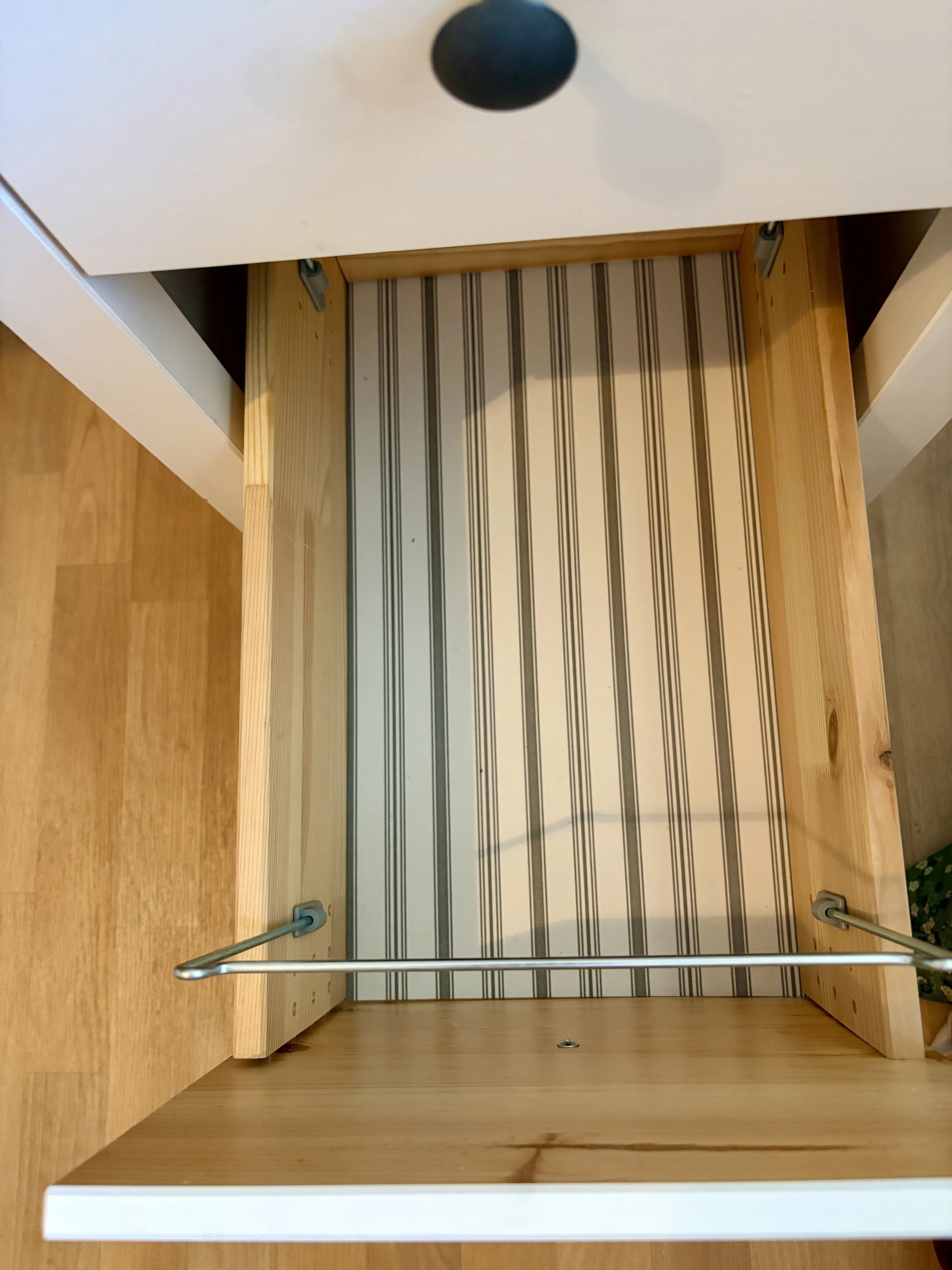 Untere tiefe Schublade