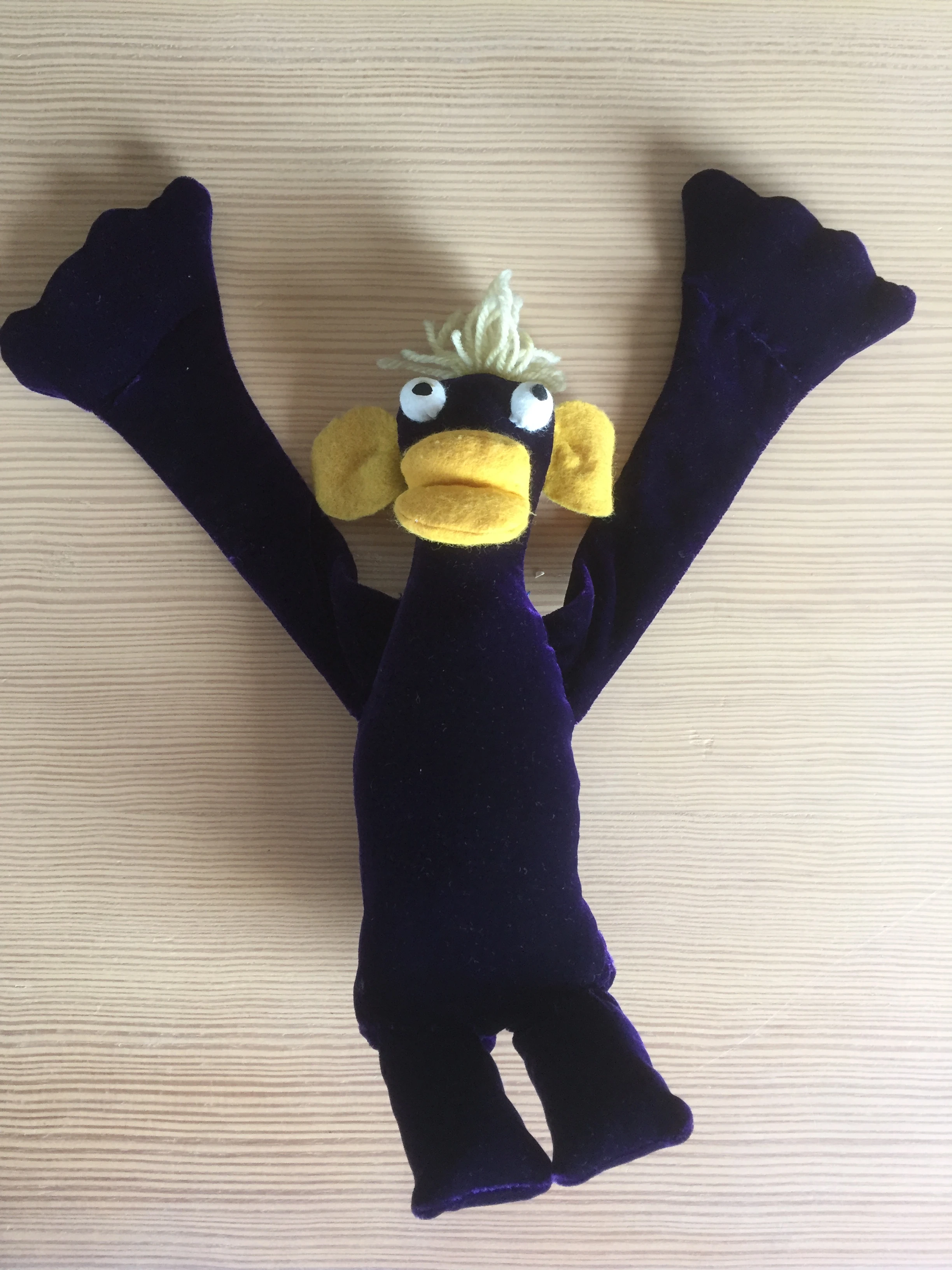 Glubschi die handgemachte Hängepuppe