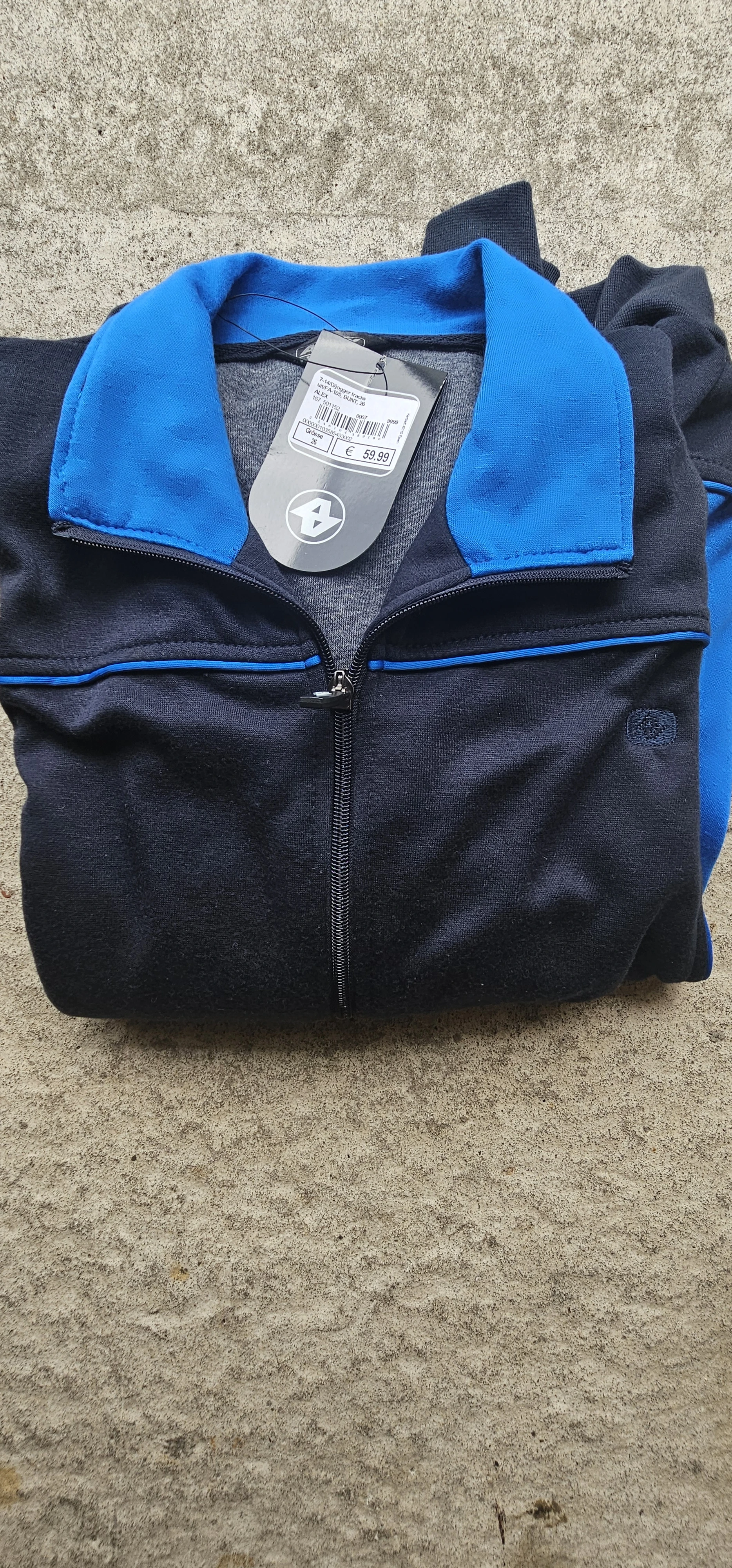 Neuer Trainings Anzug 