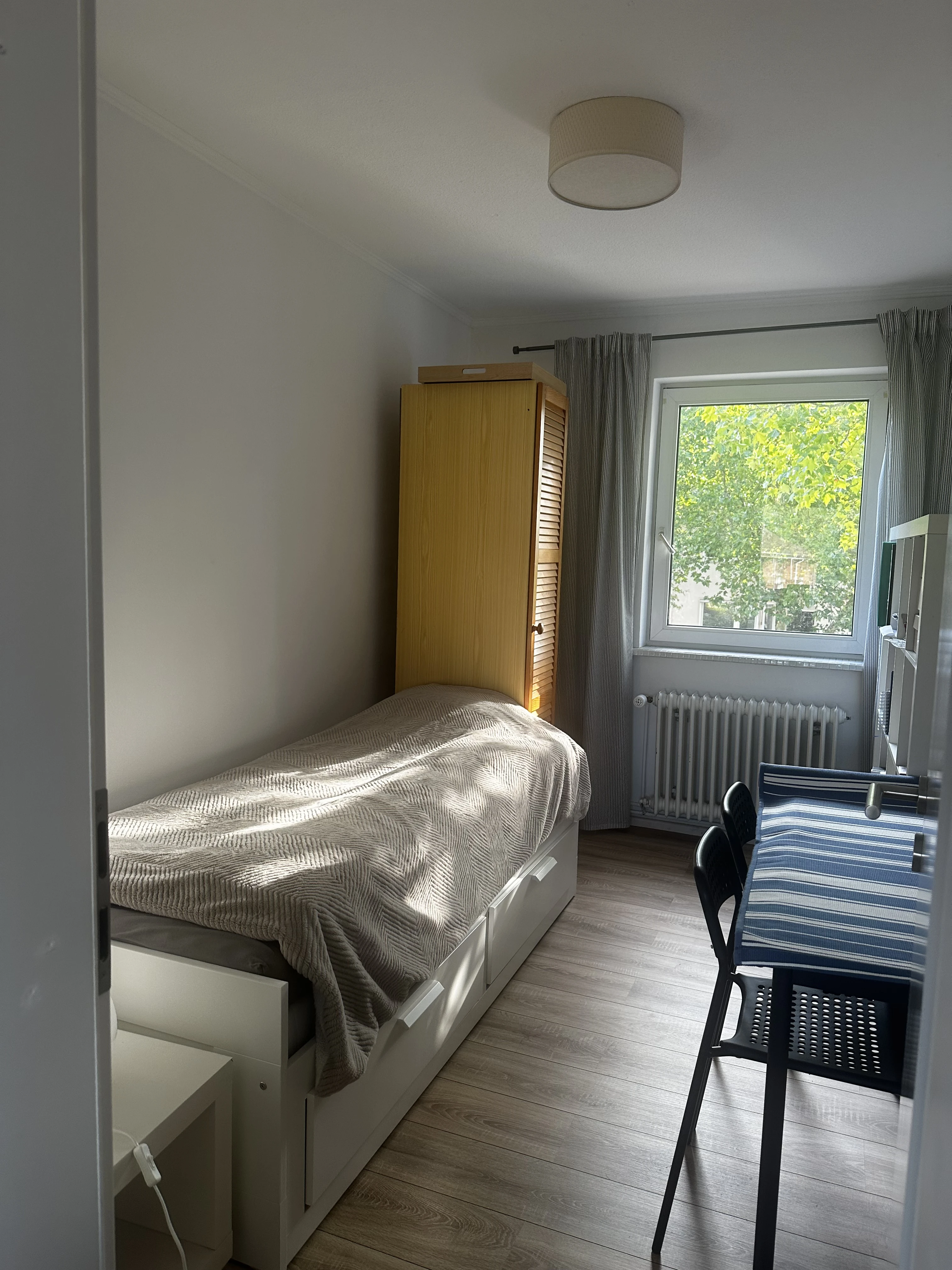 The bed can be converted