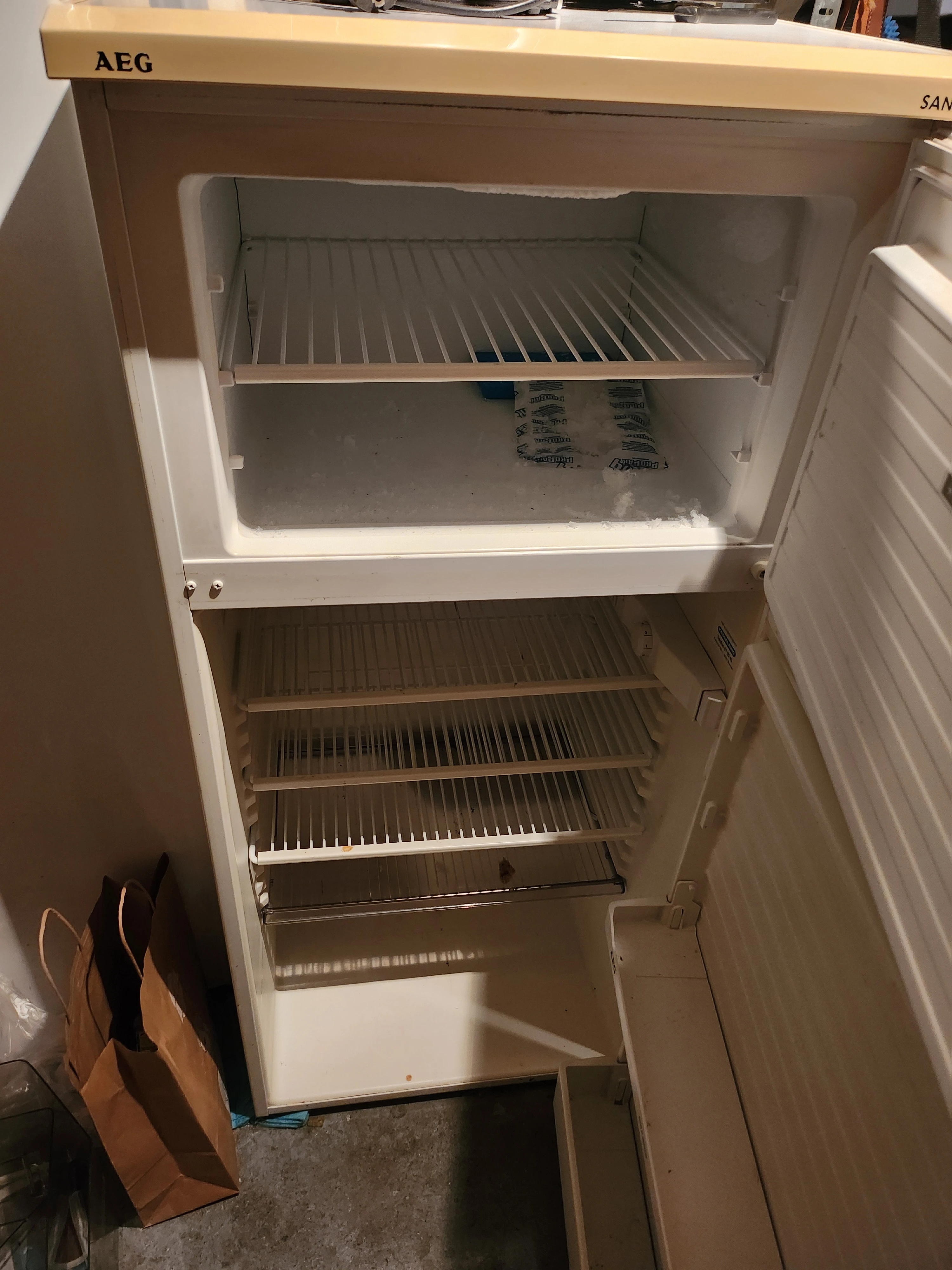 AEG Kühlschrank mit Gefrierfach, voll funktionsfähig 