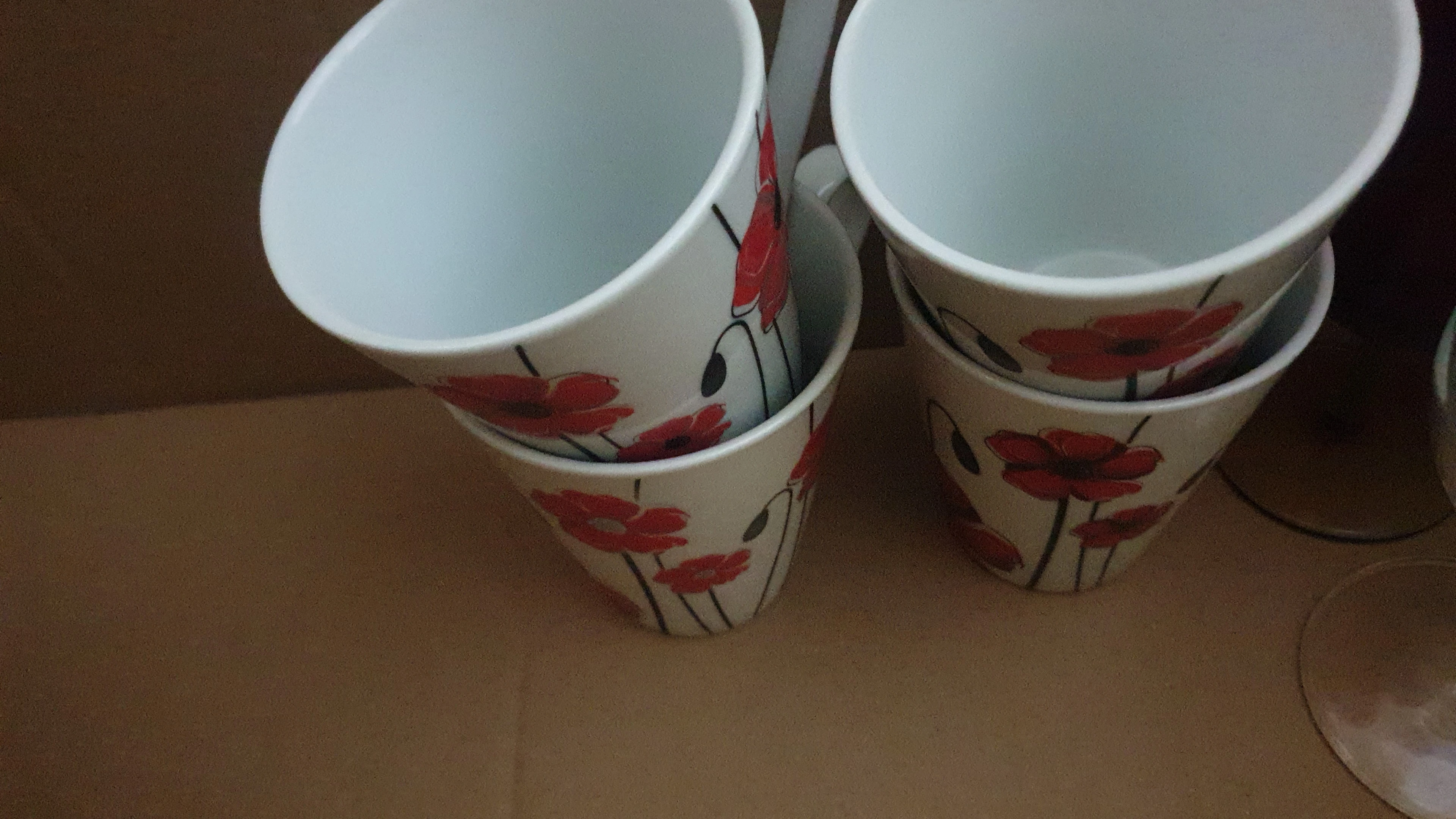 4 Tassen