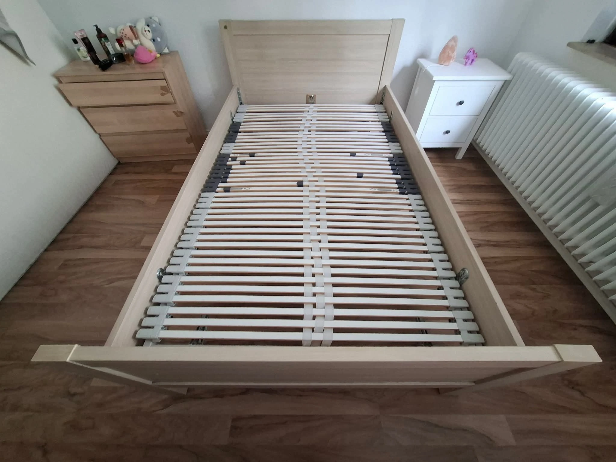 Bettgestell 2,00 × 1,25 + Lattenrost 