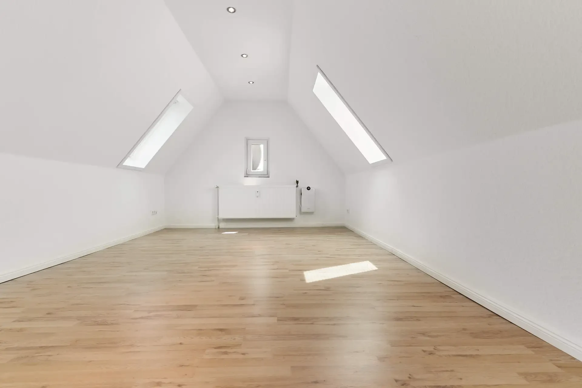 Ausgebautes Dachboden-Zimmer