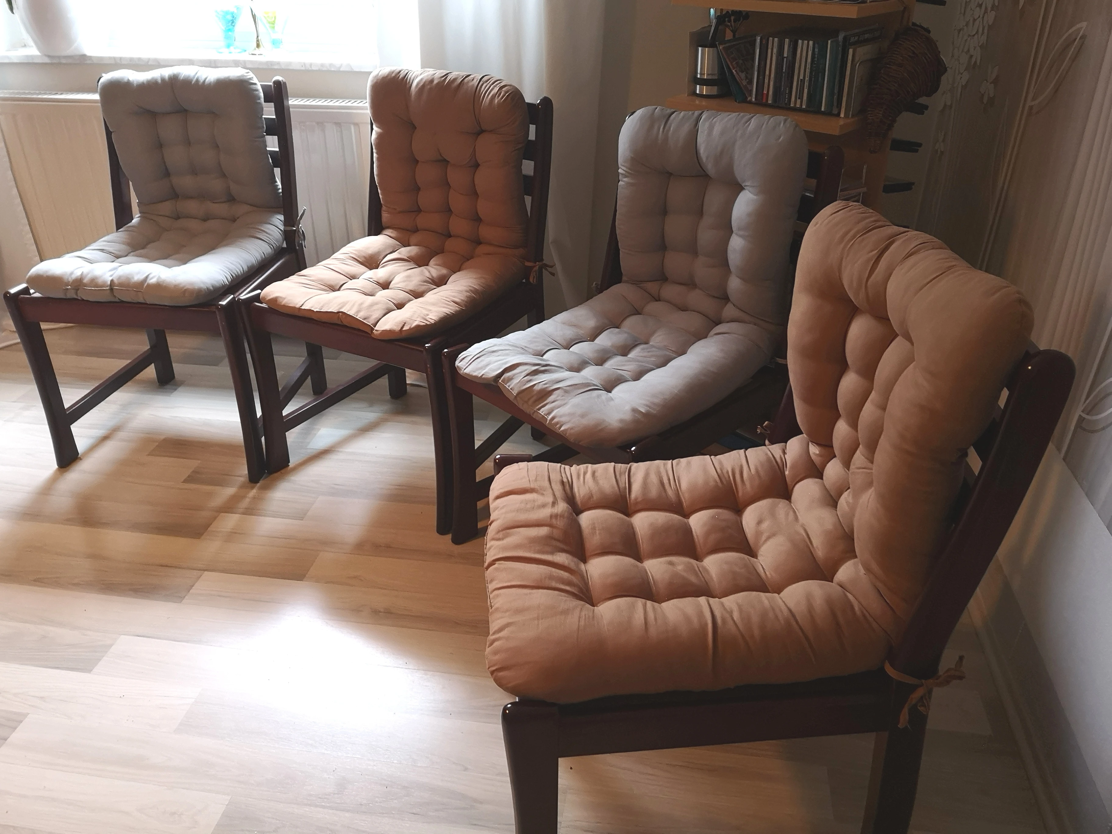 Alle in Reihe, die Farbtöne sind gut zu erkennen 