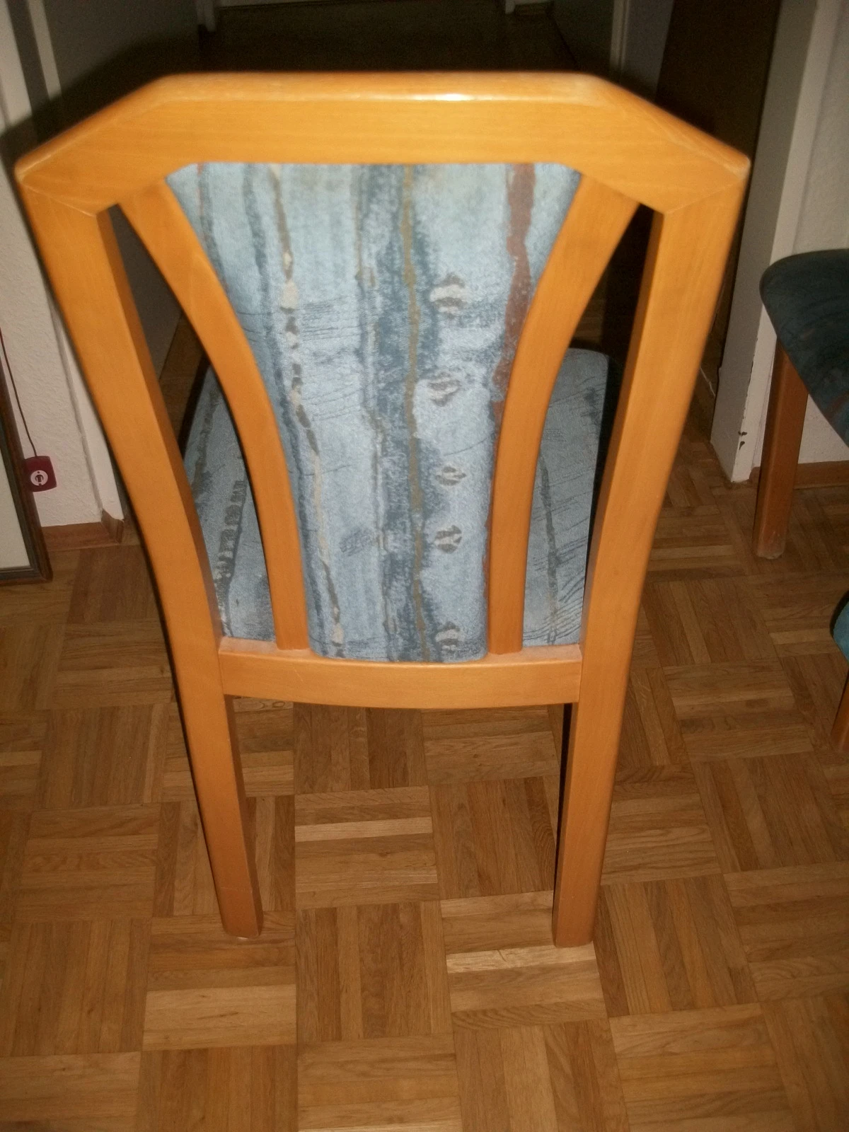 Küchentisch 69 x 99 + 70 cm Holz massiv + teilmassiv Erle 3 Stühle