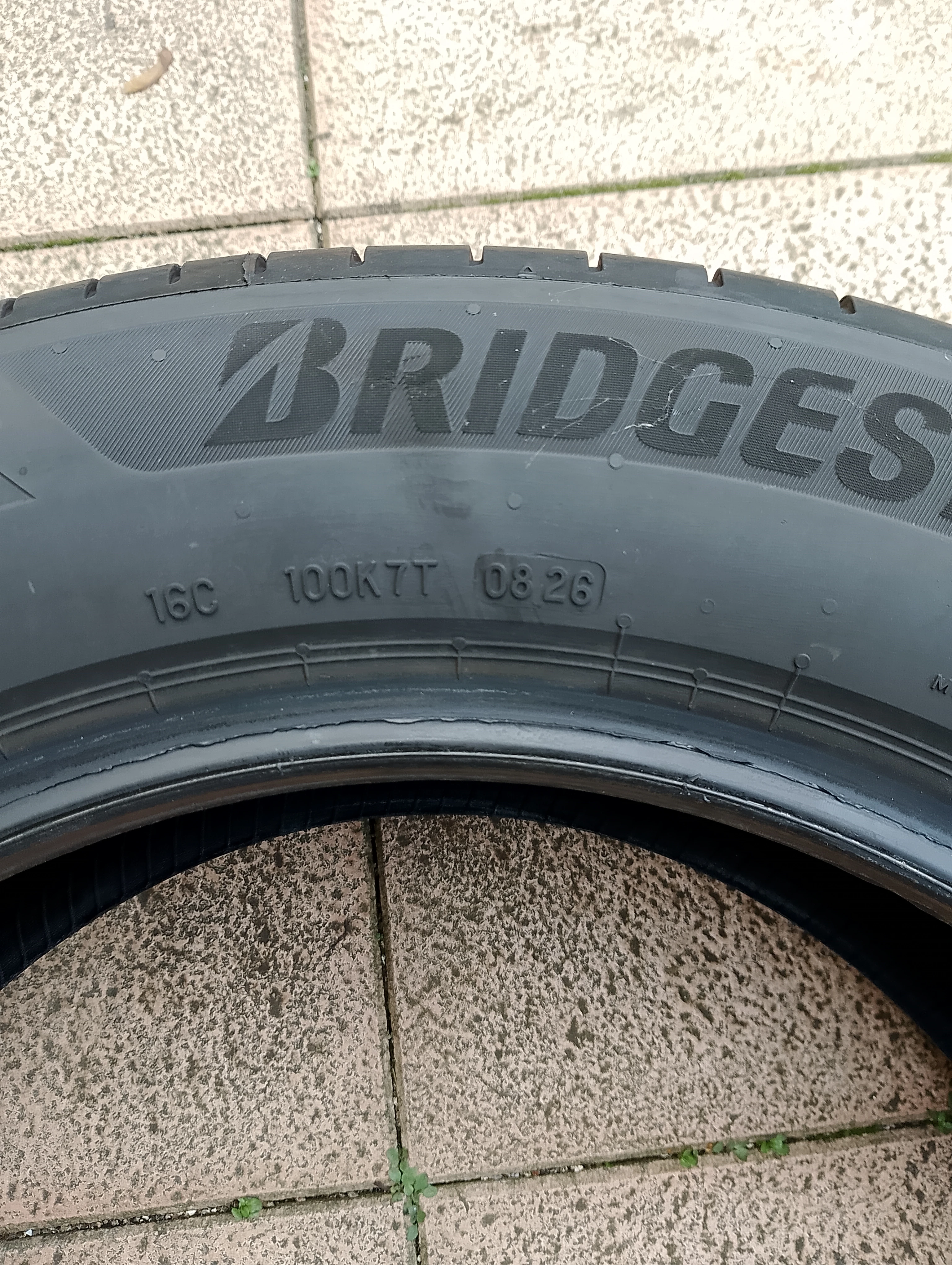 4 x 215/60 R17 96H 