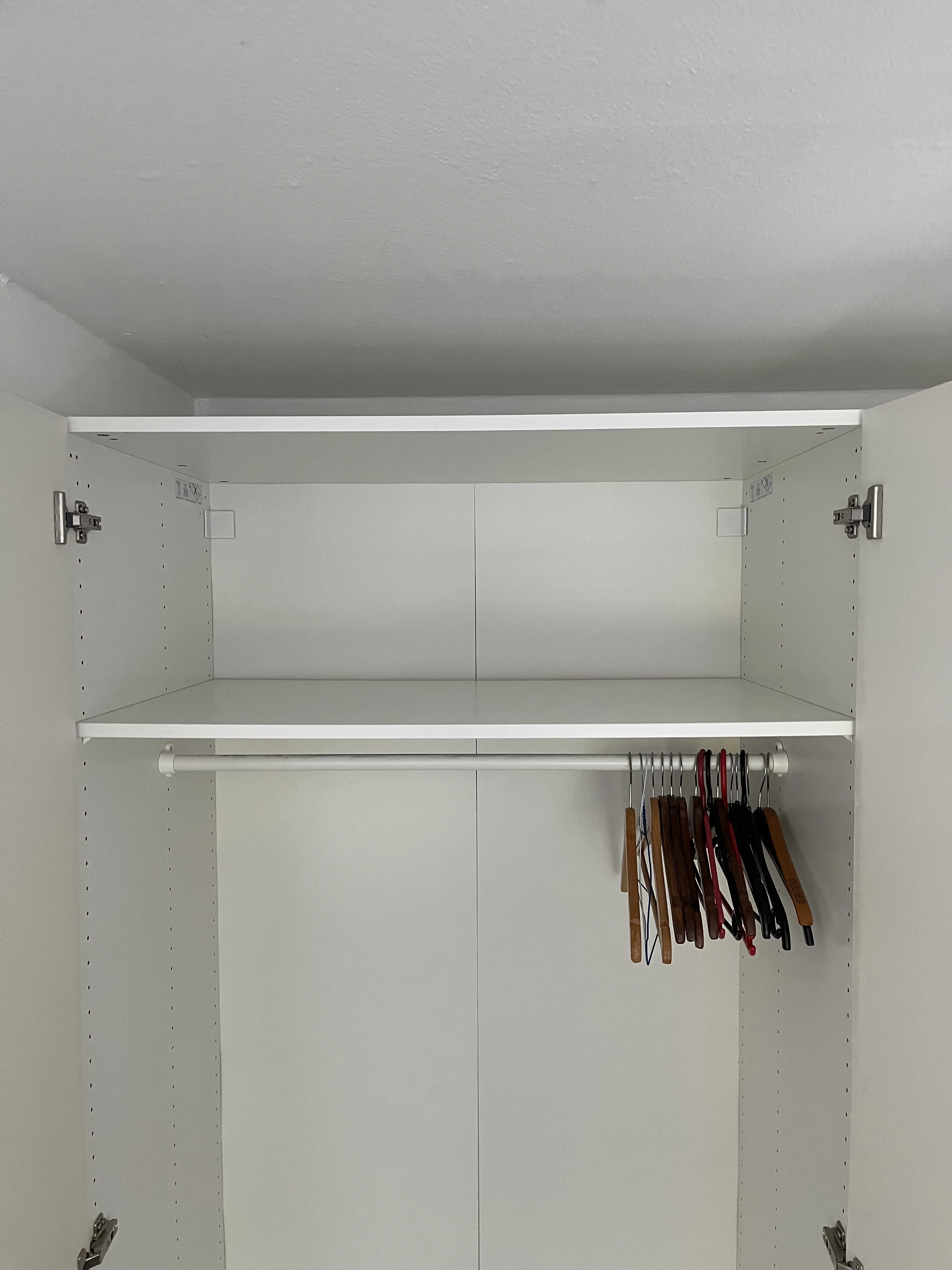 Kleiderschrank