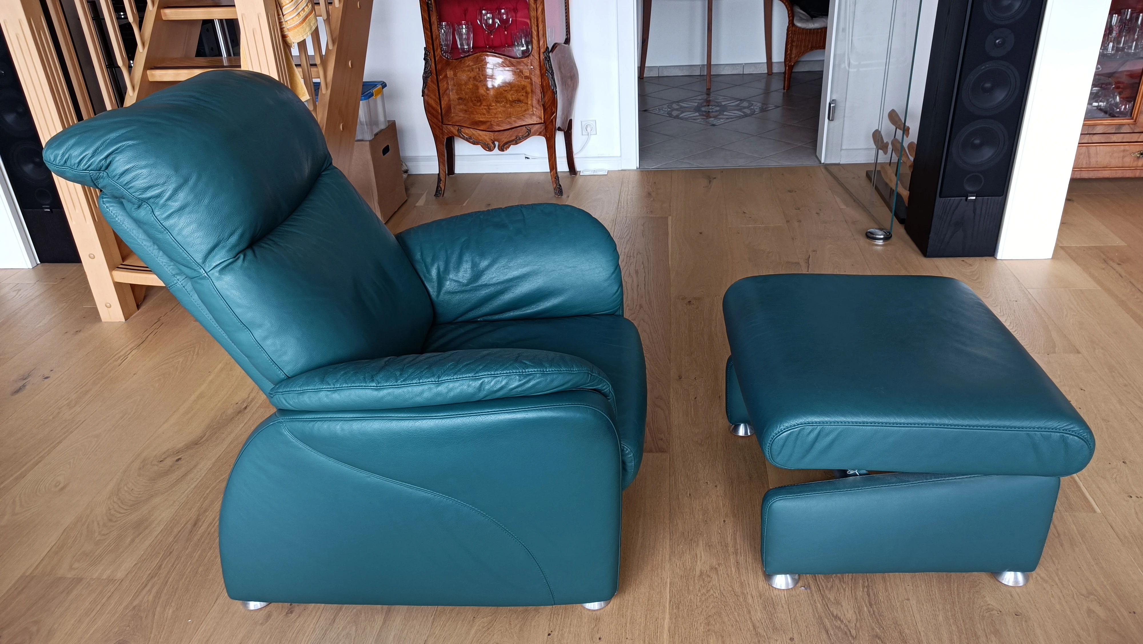Fernsehsessel mit Hocker