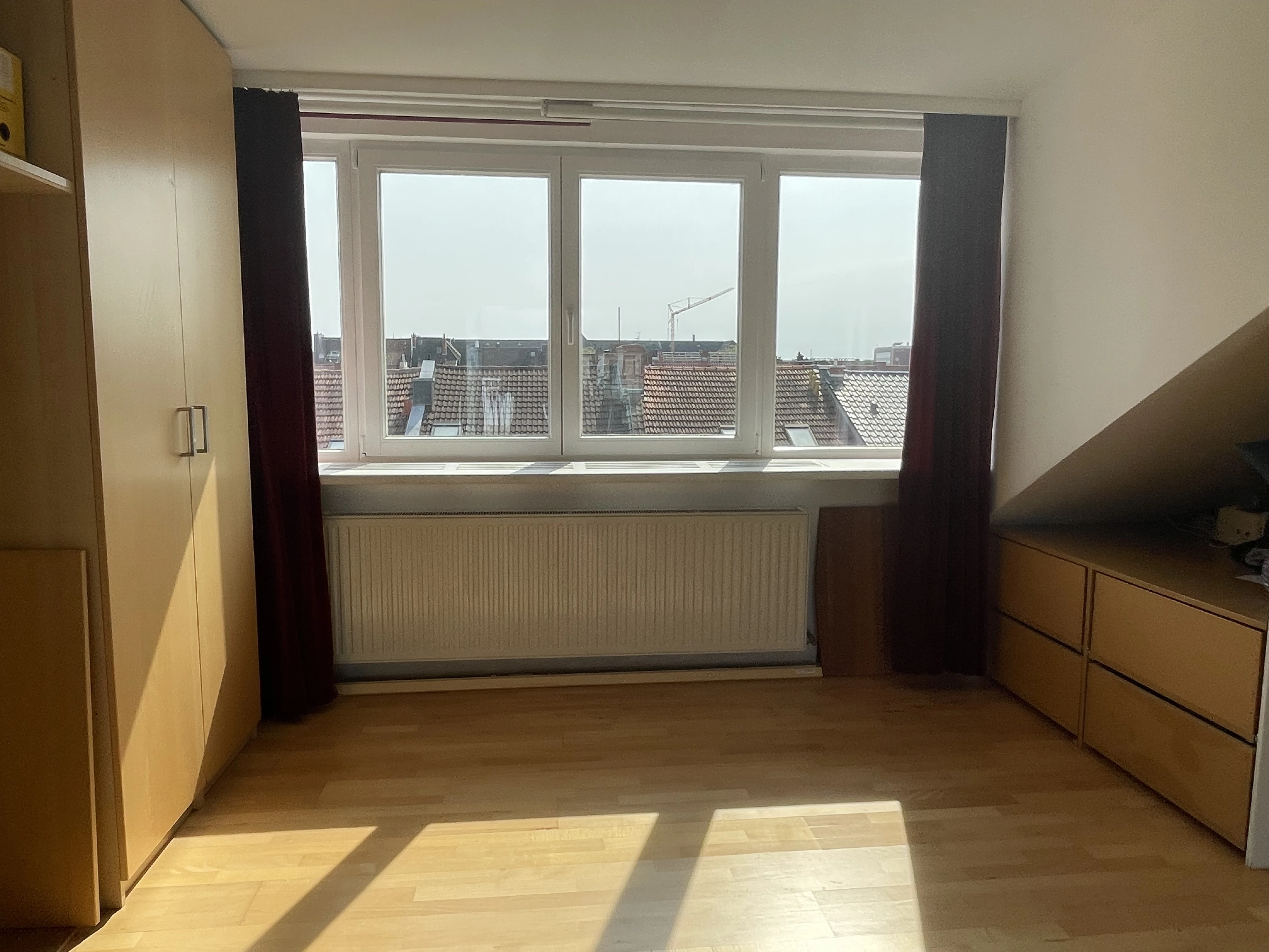 DG - Blick zur Strasse