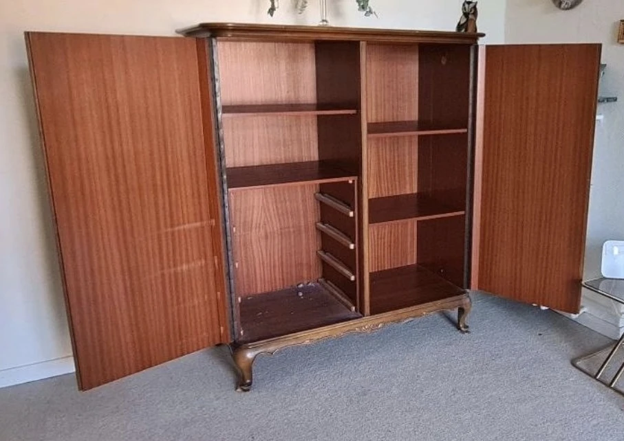 Wäscheschrank