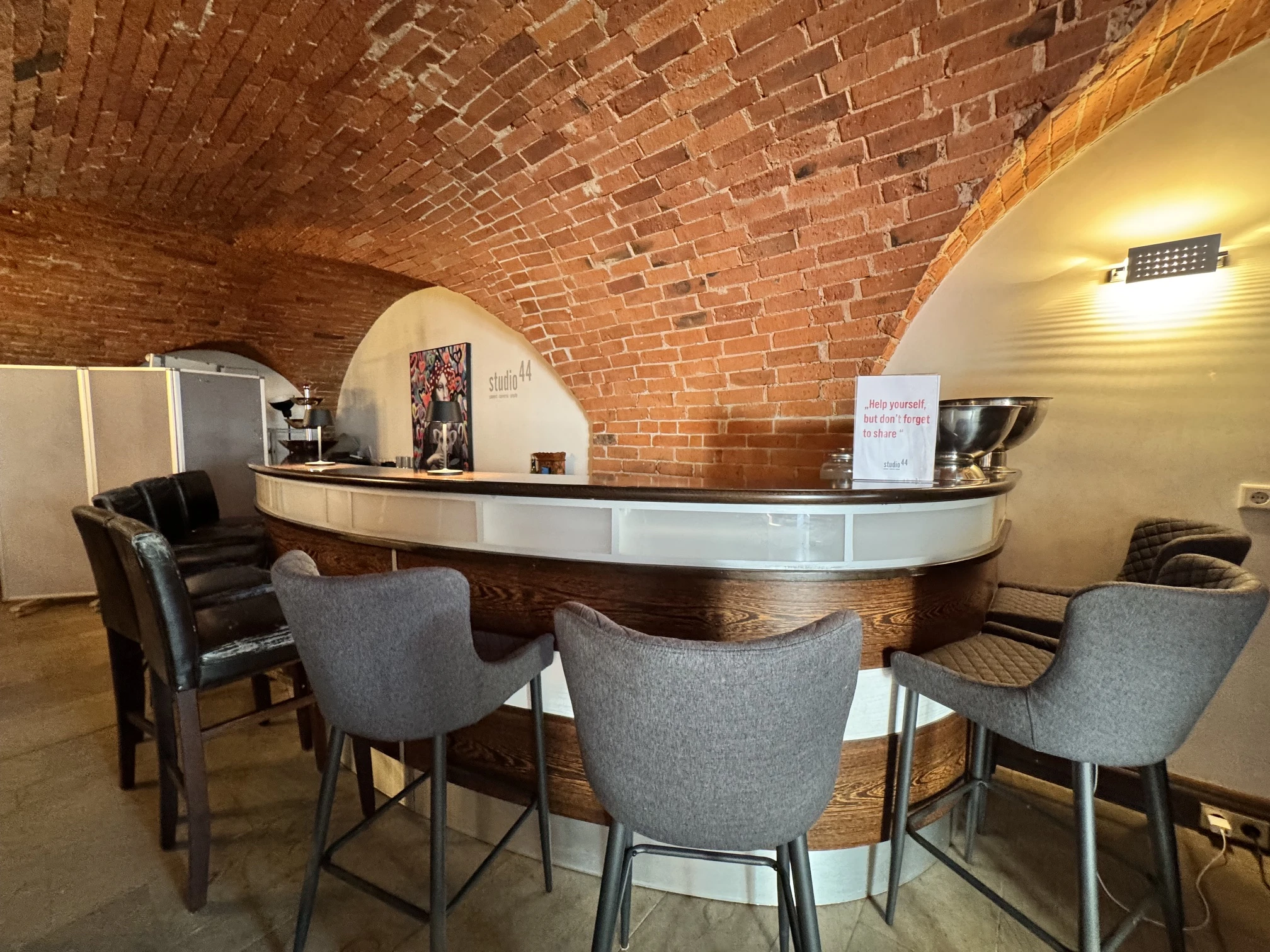 Bar für 8 Personen 
