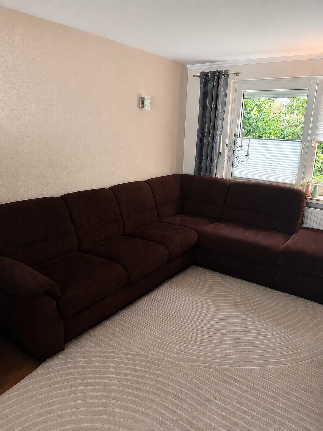 Braunes L Sofa Gesamtansicht
