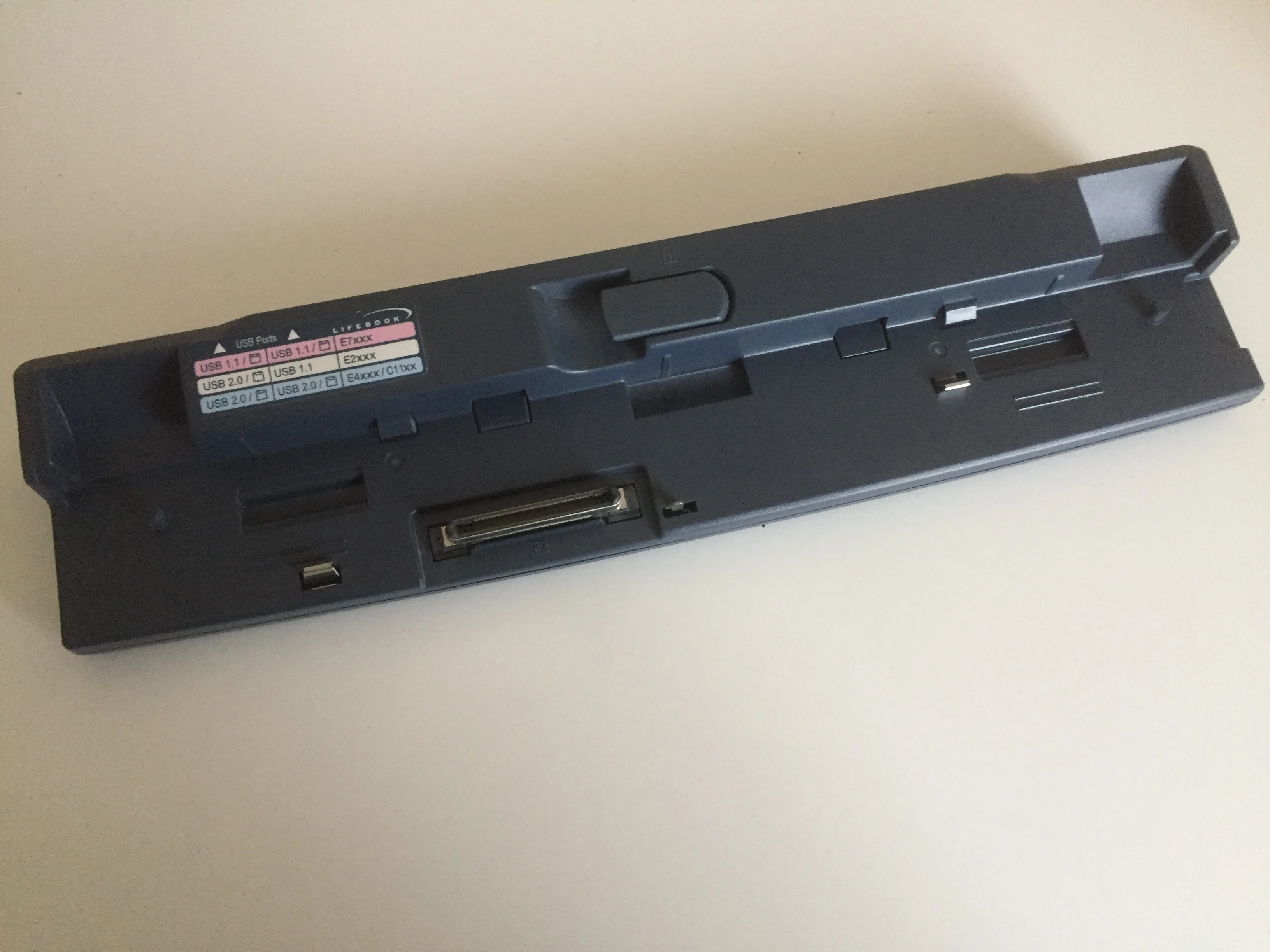   Fujitsu Notebook Docking-Station/Port Replicator 