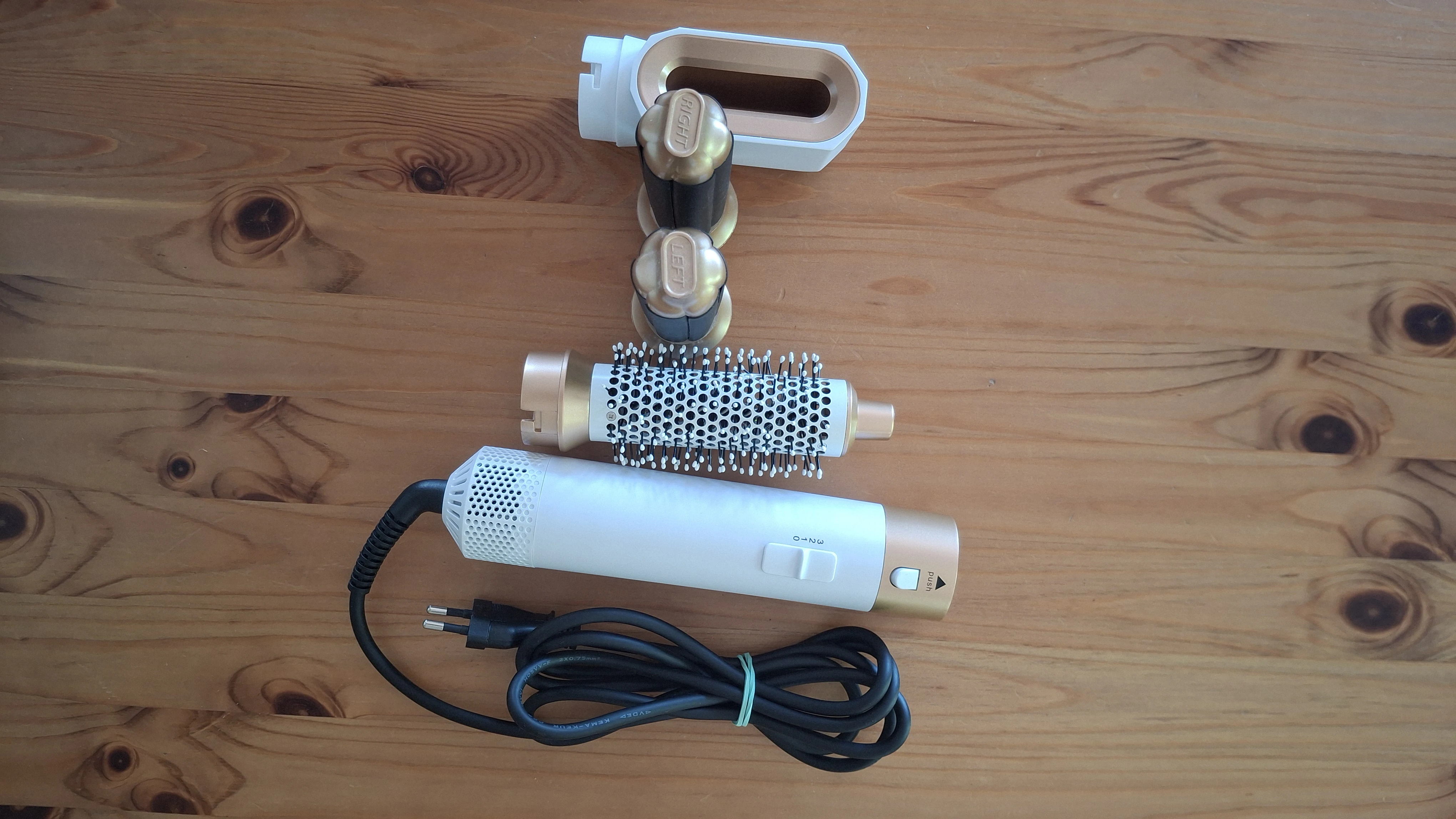 Lockenstyler mit 4 Aufsätzen