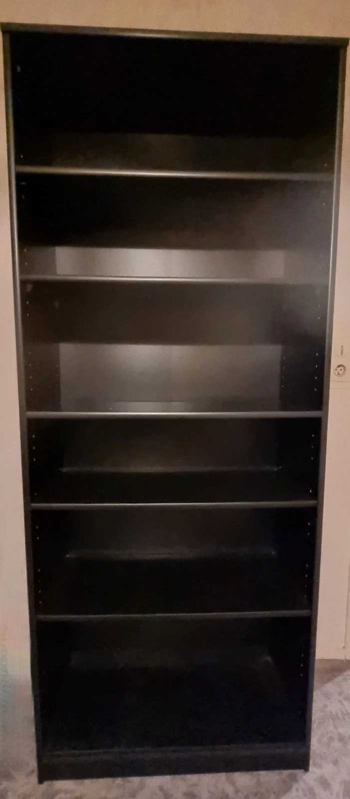 Bücherregal