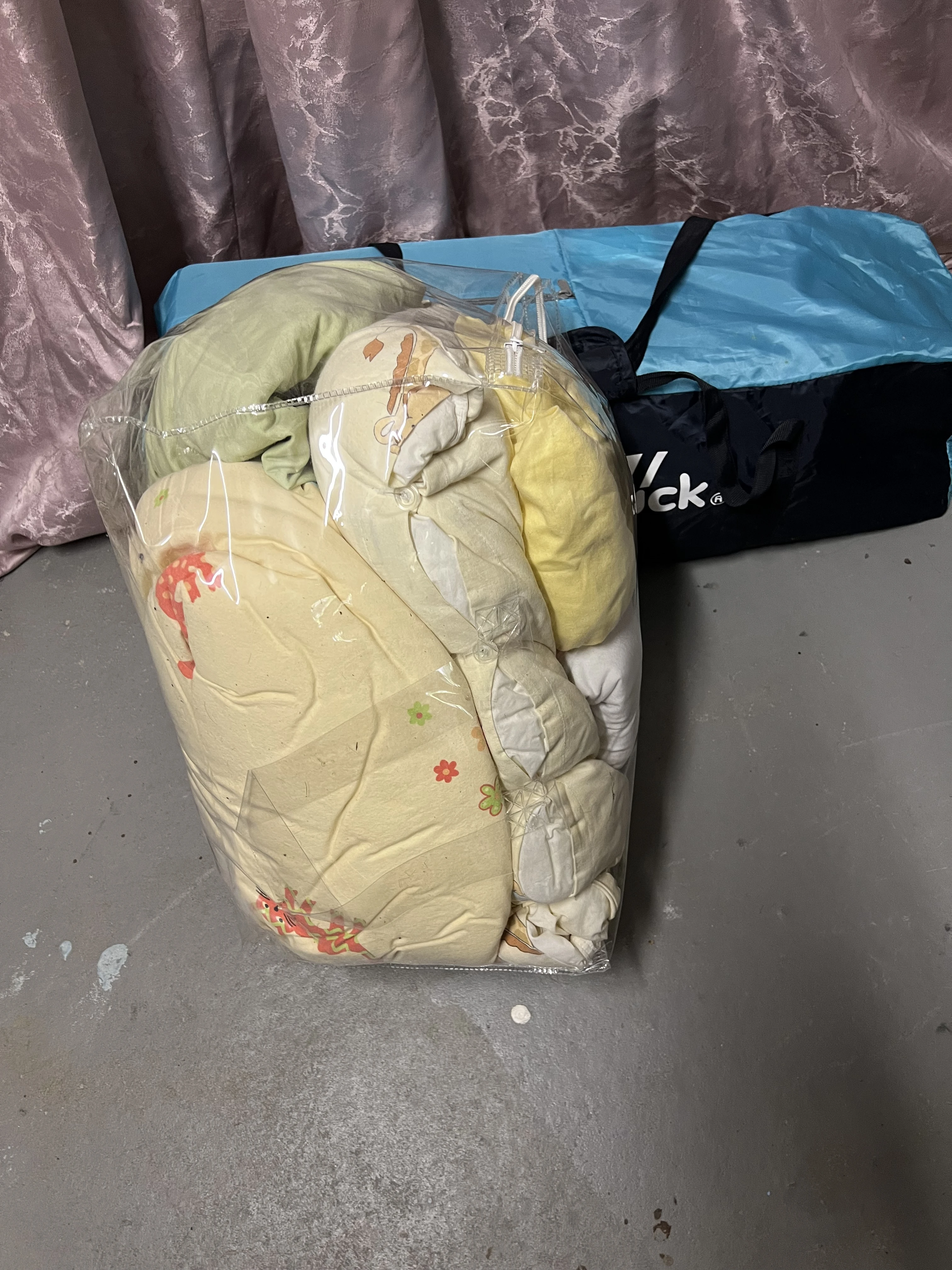 Bettzeug mit 3 Laken 